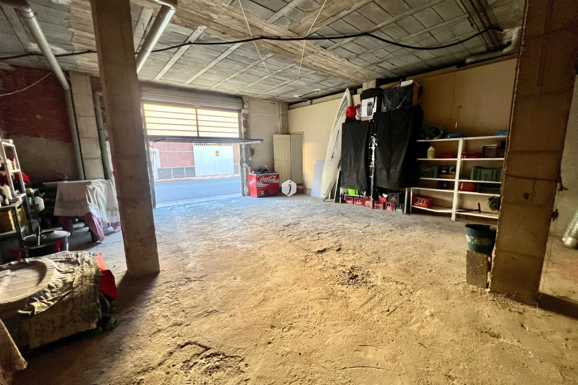 Aus zweiter Hand - Kommerziell -
Jacarilla