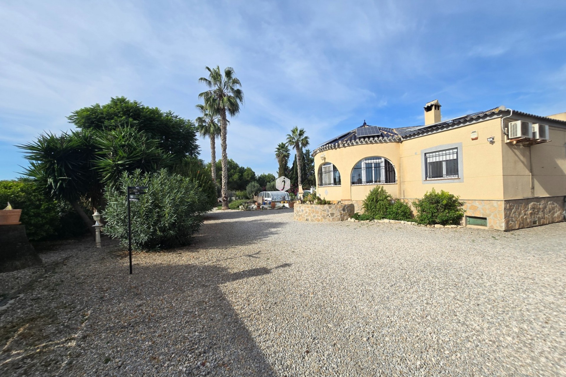 Aus zweiter Hand - Landgut -
Dolores - Costa Blanca