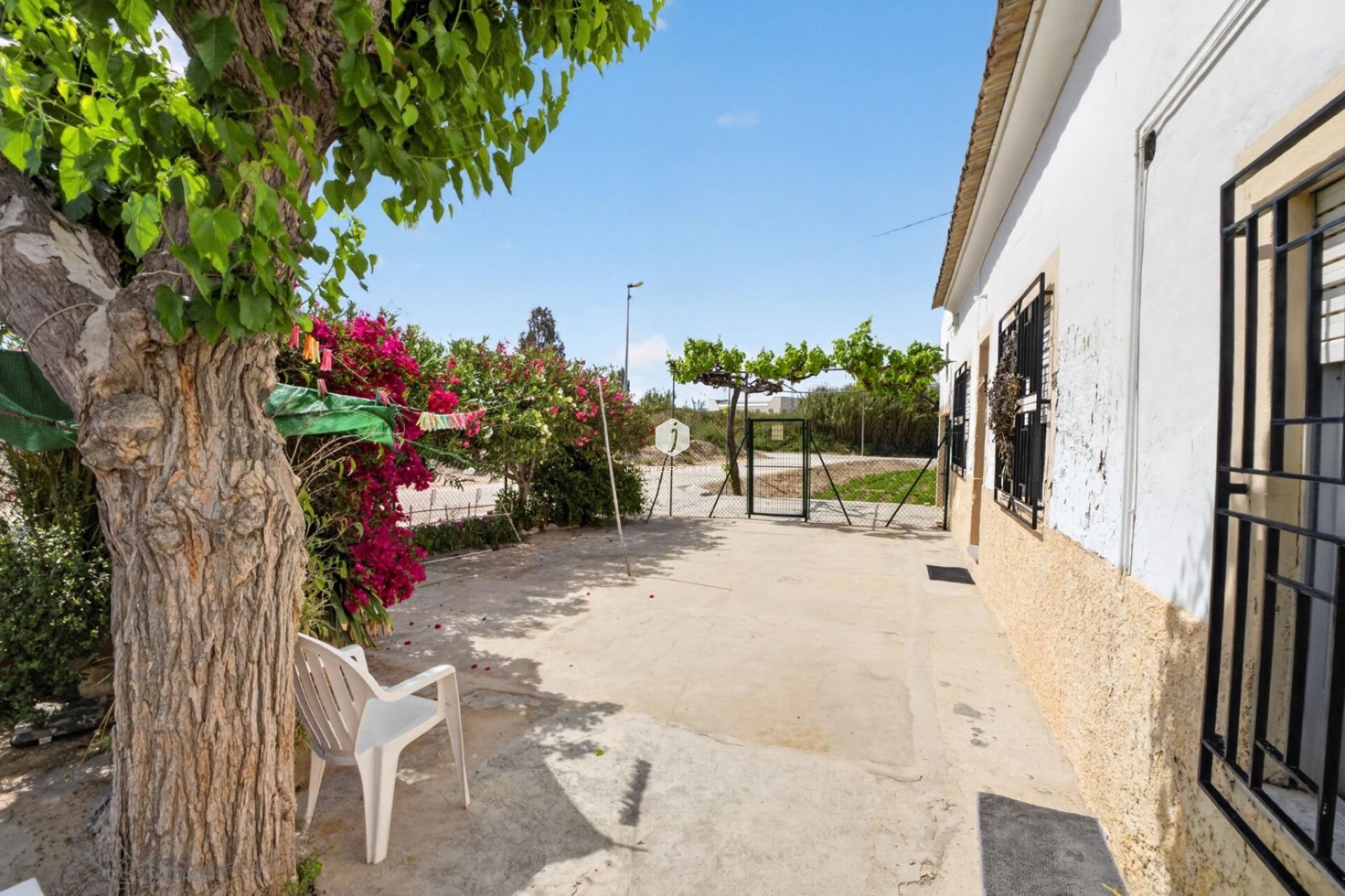 Aus zweiter Hand - Landgut -
Orihuela - Desamparados