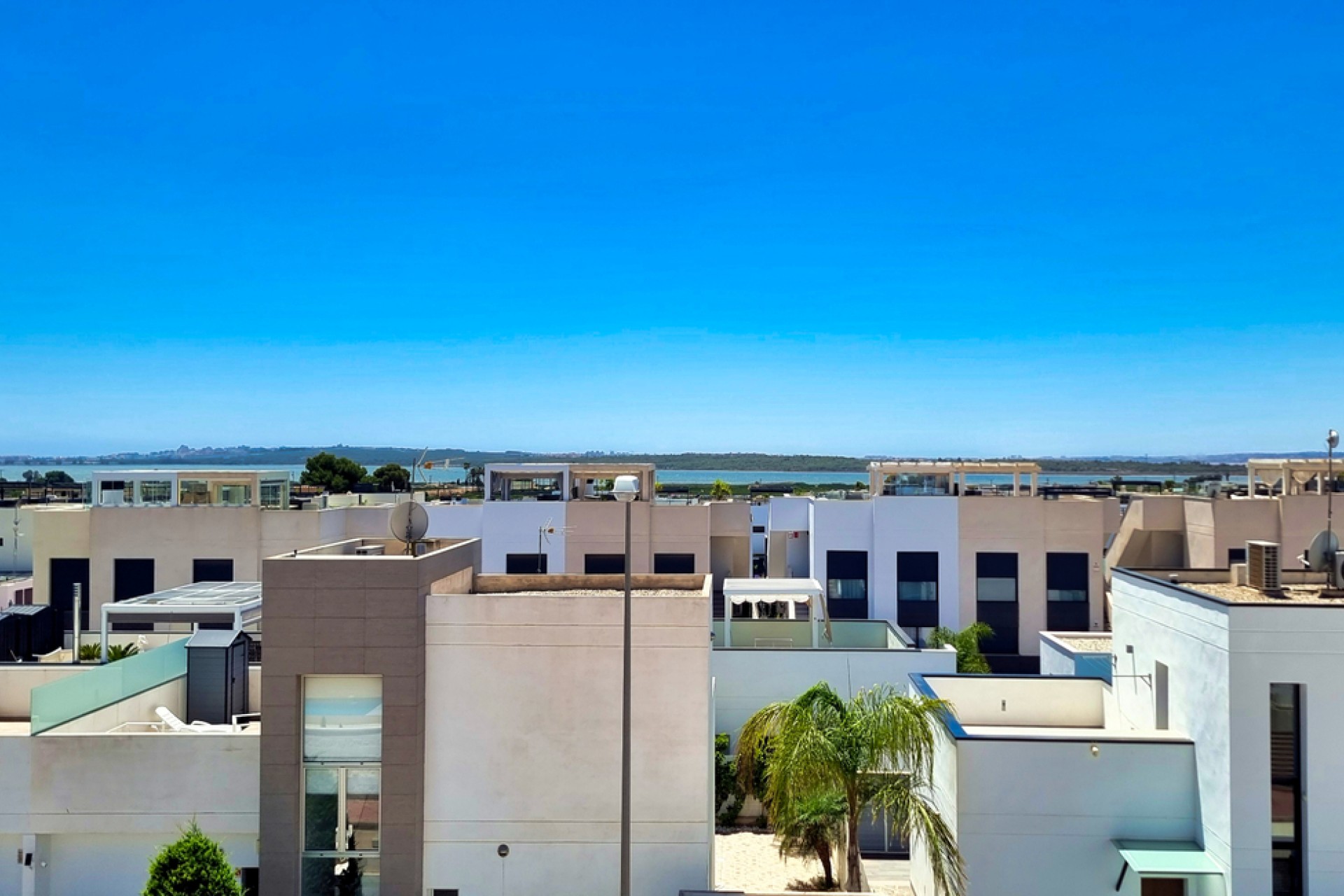 Aus zweiter Hand - Penthouse -
Ciudad Quesada - Dona Pepa