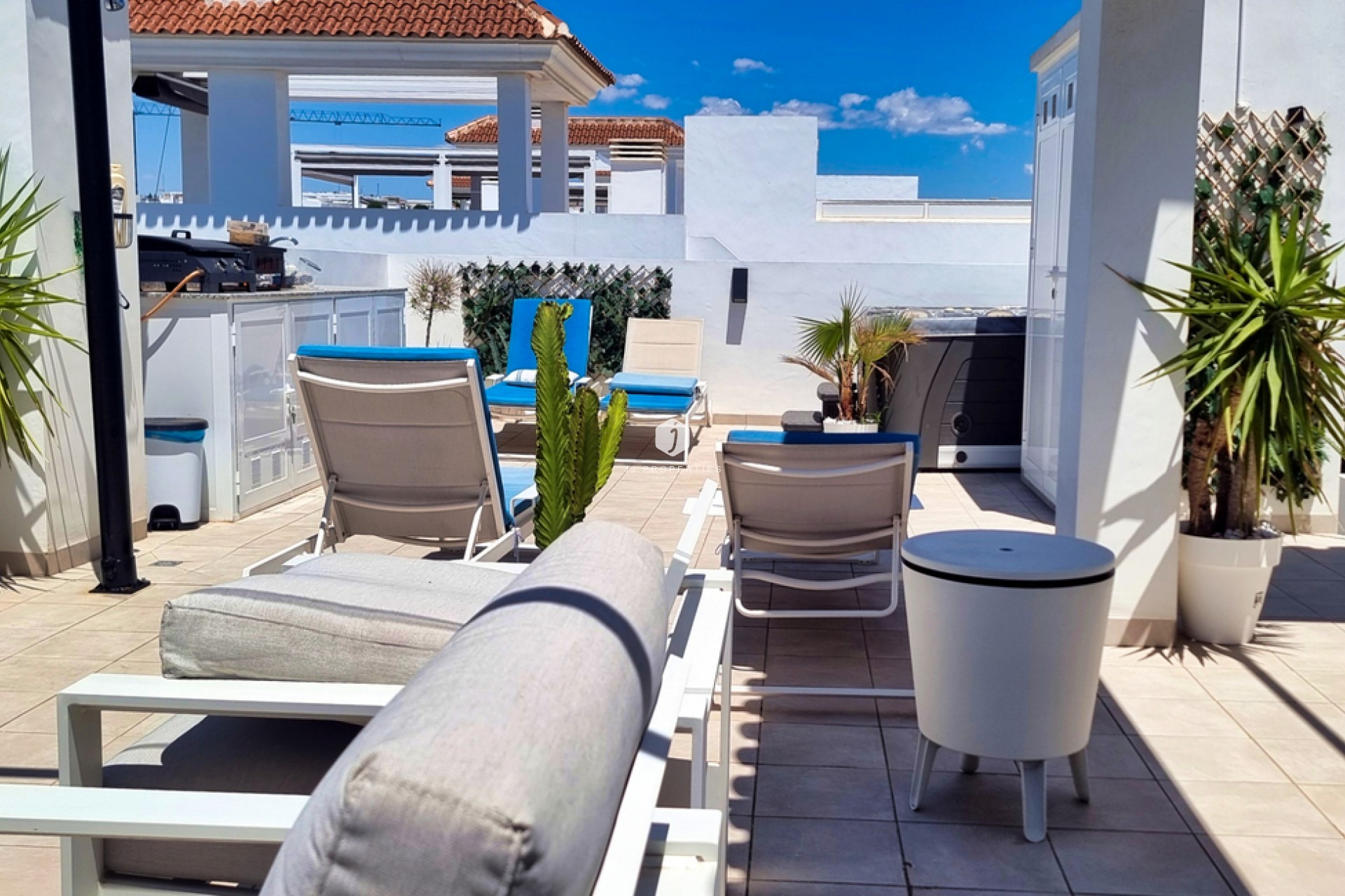 Aus zweiter Hand - Penthouse -
Ciudad Quesada - Dona Pepa