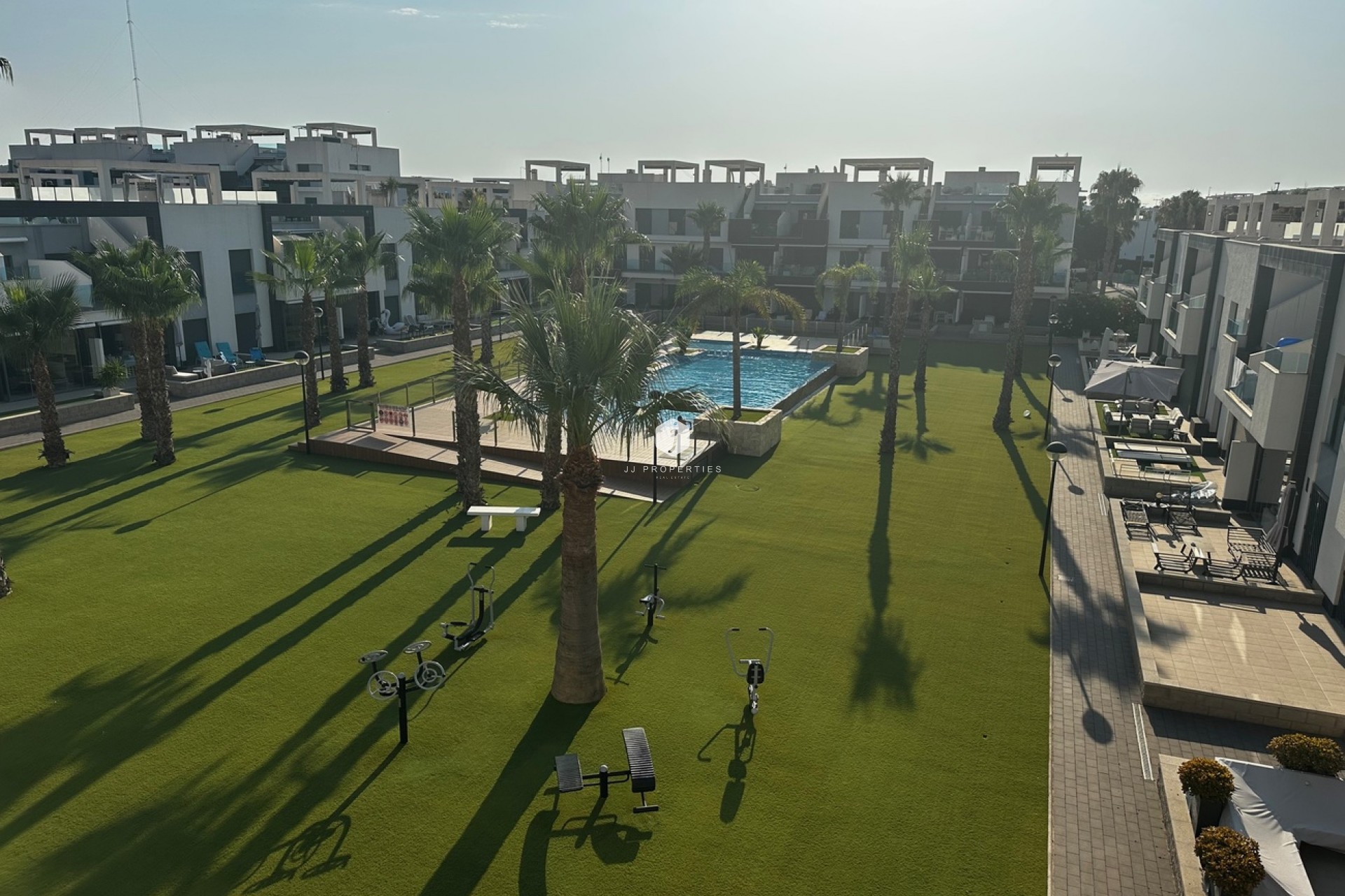 Aus zweiter Hand - Penthouse -
El Raso