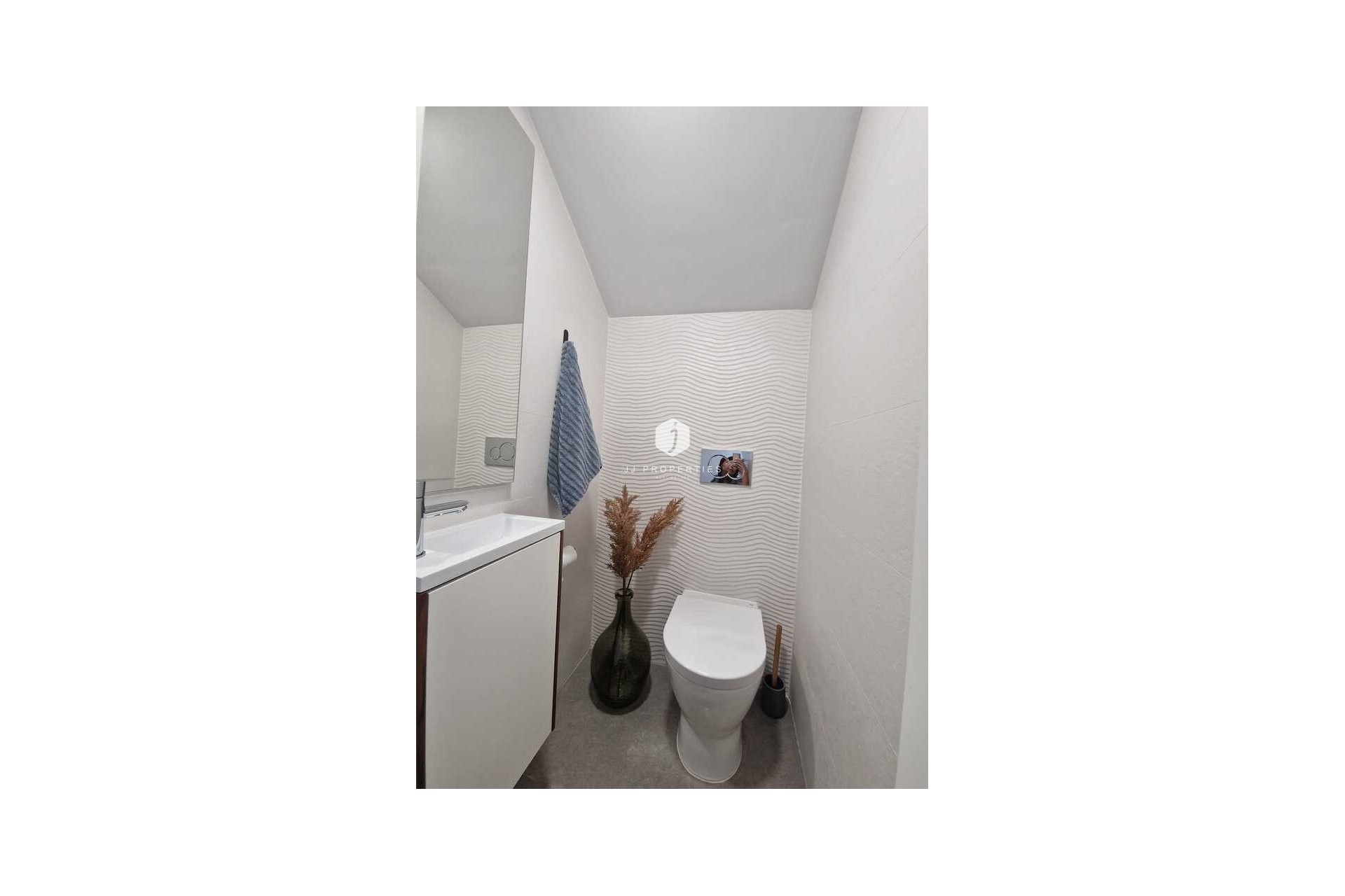 Aus zweiter Hand - Penthouse -
Guardamar del Segura - ELS SECONS