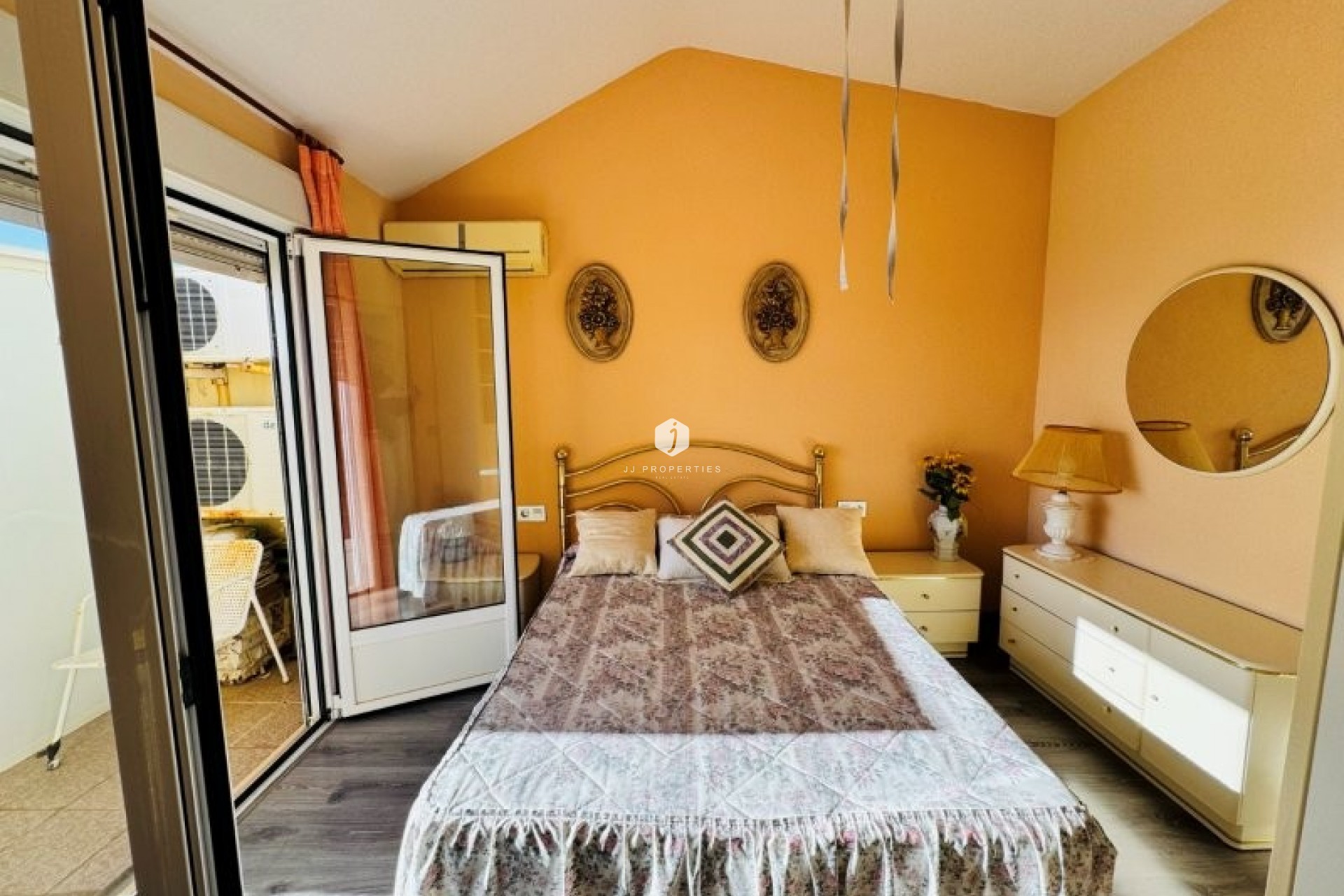 Aus zweiter Hand - Penthouse -
La Mata - Costa Blanca