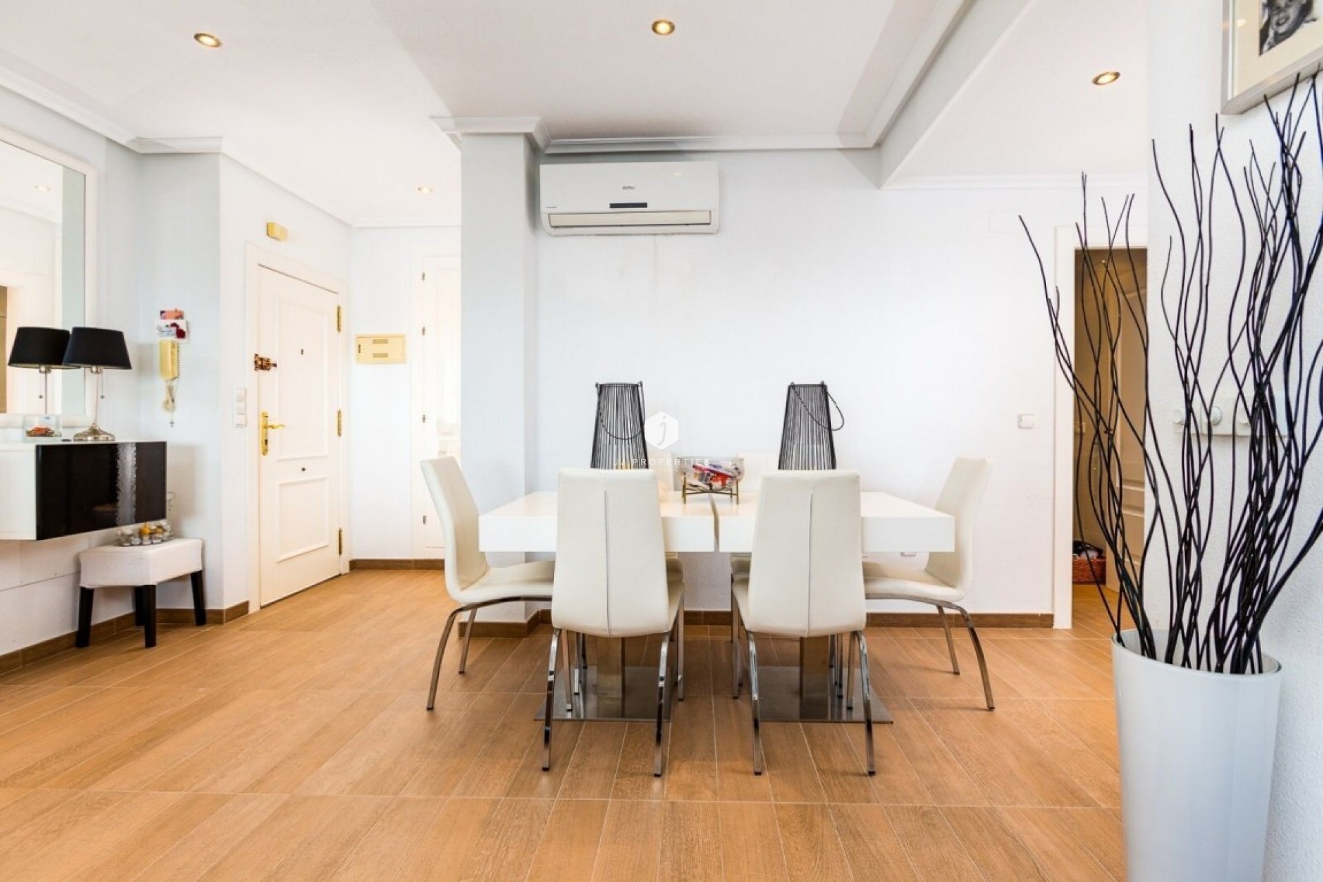 Aus zweiter Hand - Penthouse -
Lomas De Campoamor - Inland