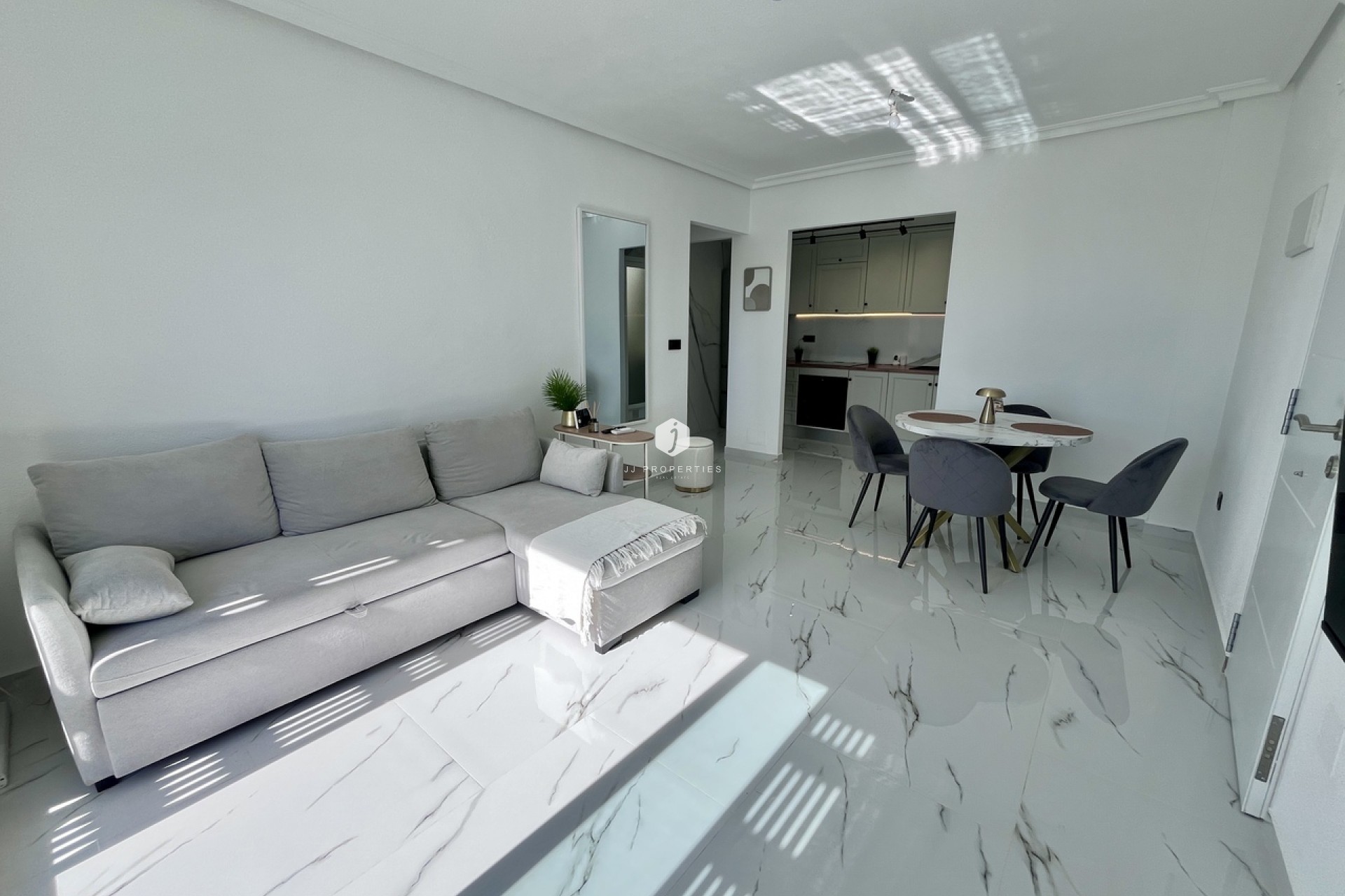 Aus zweiter Hand - Penthouse -
Playa Flamenca - Costa Blanca