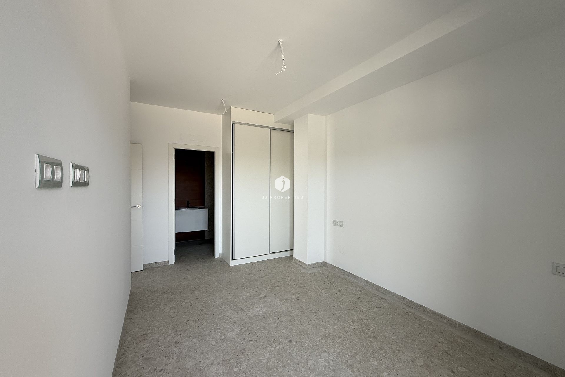 Aus zweiter Hand - Penthouse -
San Miguel de Salinas - Inland