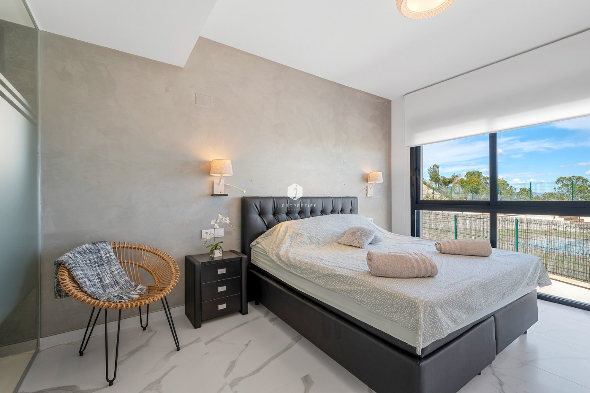 Aus zweiter Hand - Penthouse -
San Miguel de Salinas - Inland