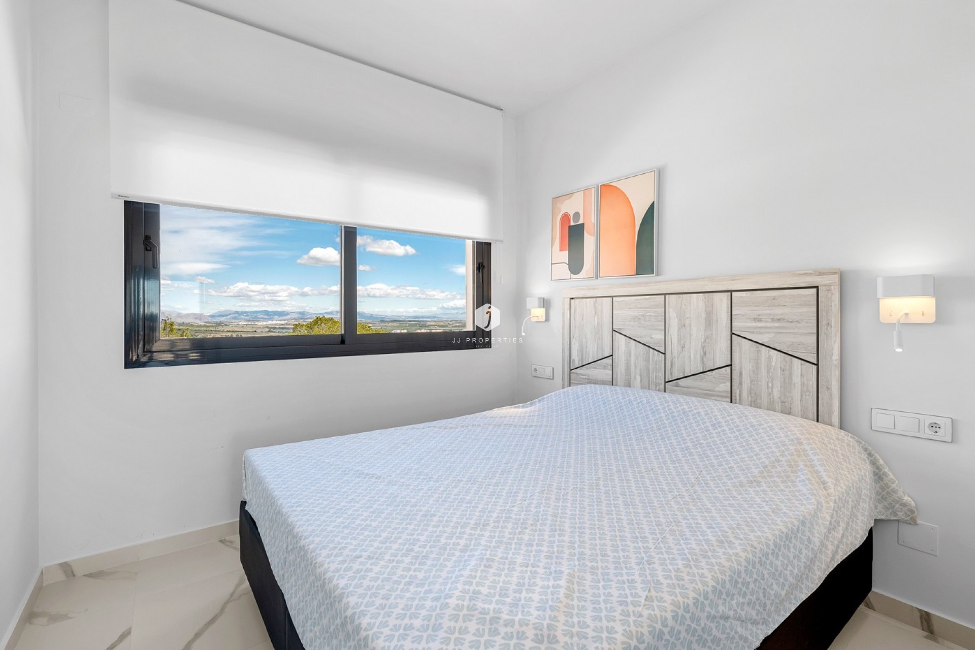 Aus zweiter Hand - Penthouse -
San Miguel de Salinas - Inland