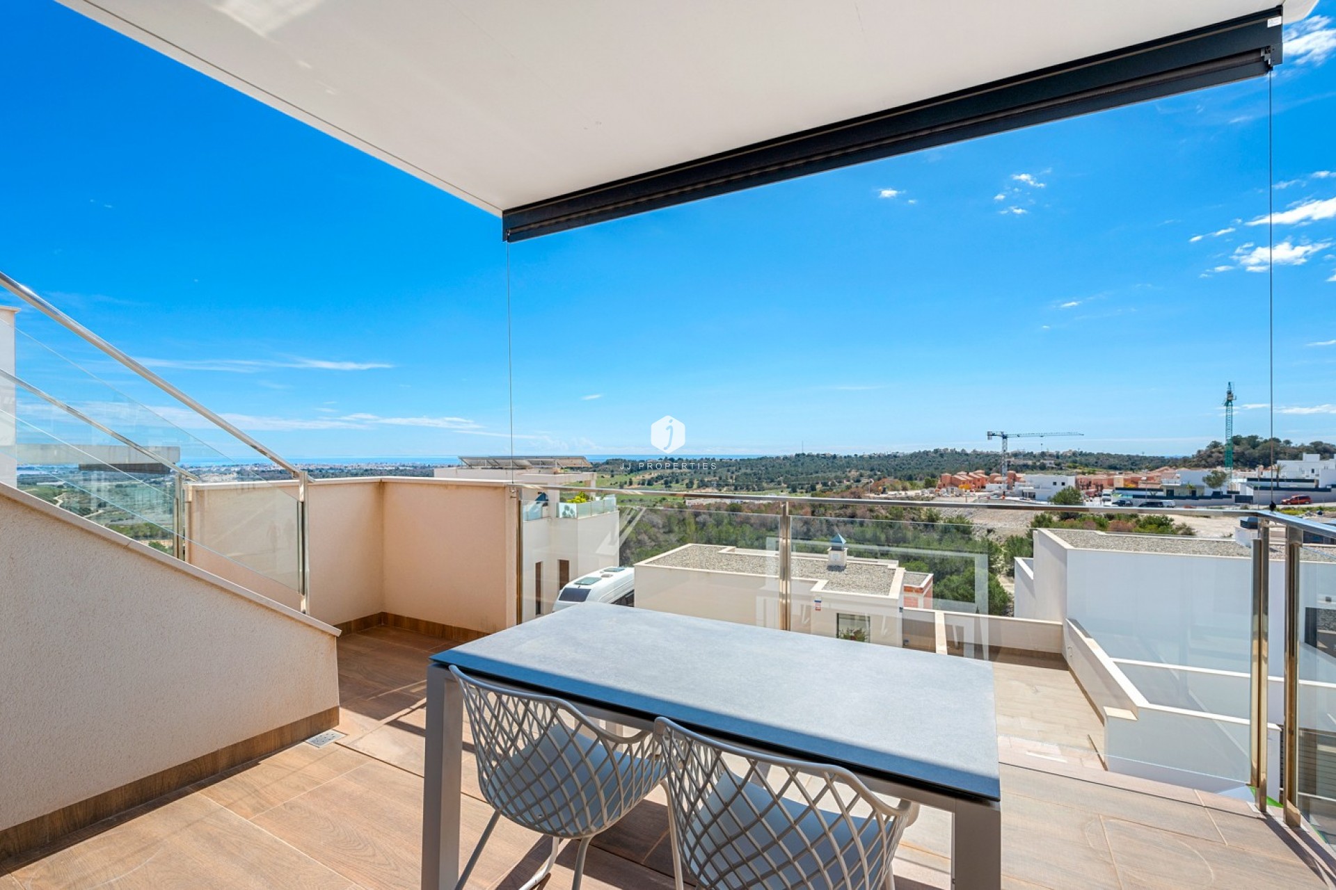 Aus zweiter Hand - Penthouse -
San Miguel de Salinas - Inland