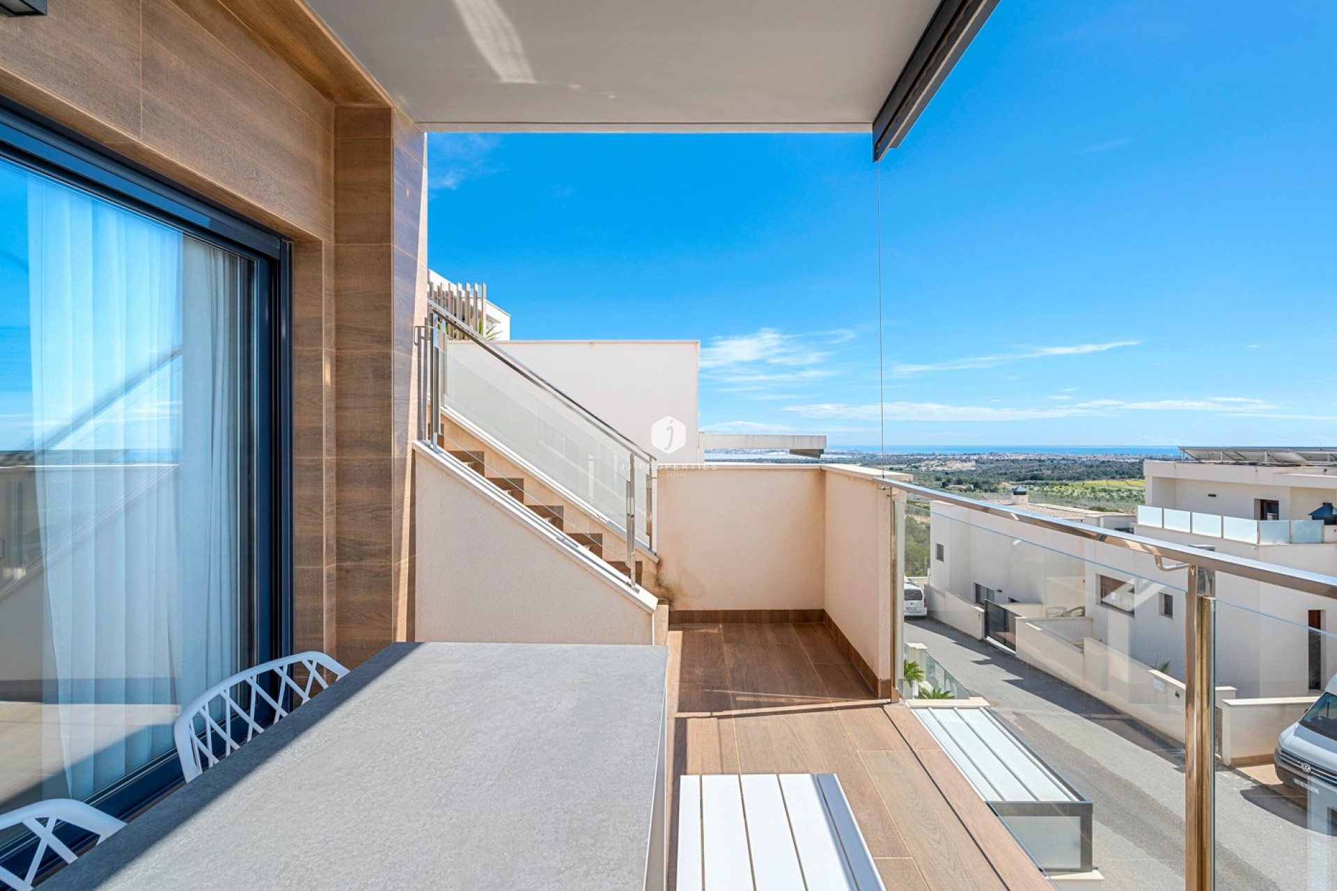 Aus zweiter Hand - Penthouse -
San Miguel de Salinas - Inland