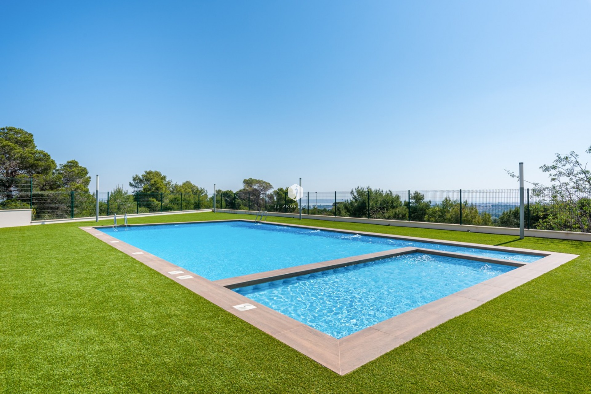 Aus zweiter Hand - Penthouse -
San Miguel de Salinas - Inland
