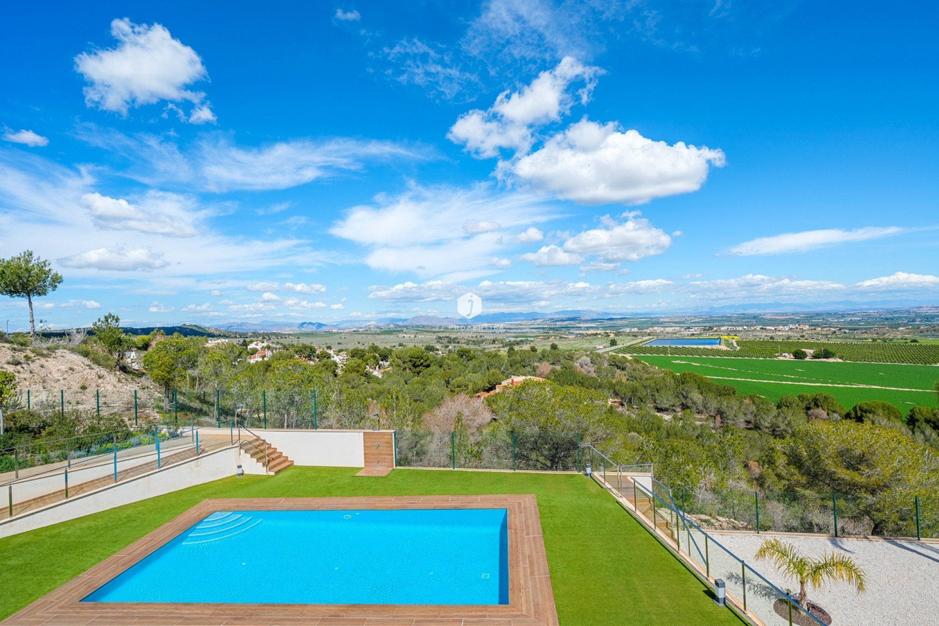Aus zweiter Hand - Penthouse -
San Miguel de Salinas - Inland