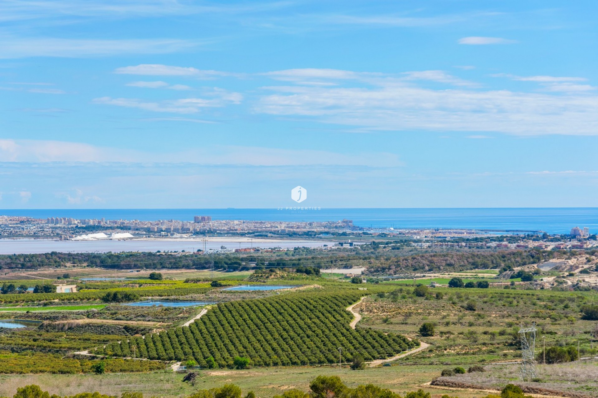 Aus zweiter Hand - Penthouse -
San Miguel de Salinas - Inland