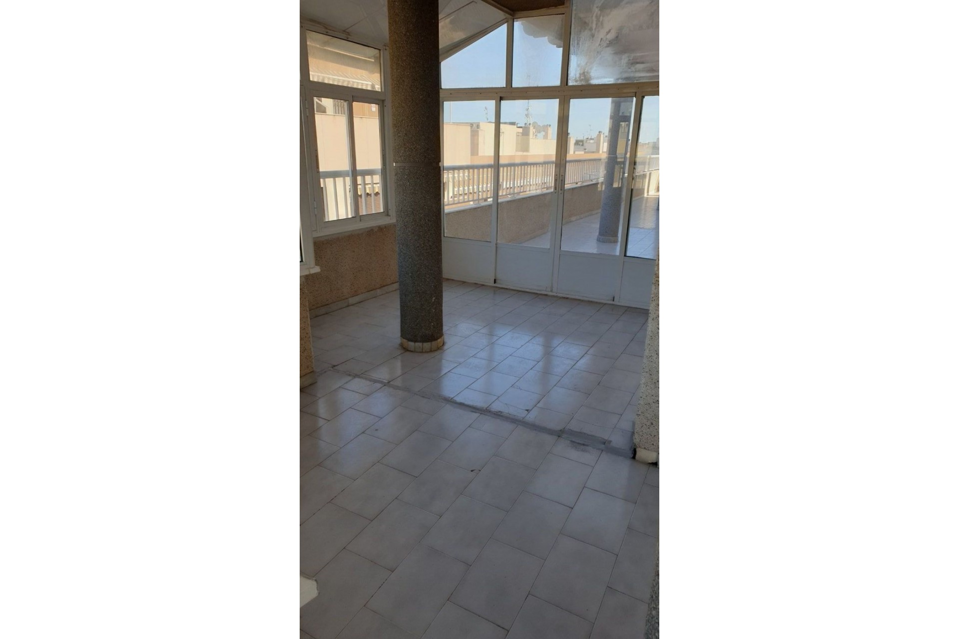 Aus zweiter Hand - Penthouse -
Torrevieja - Centro