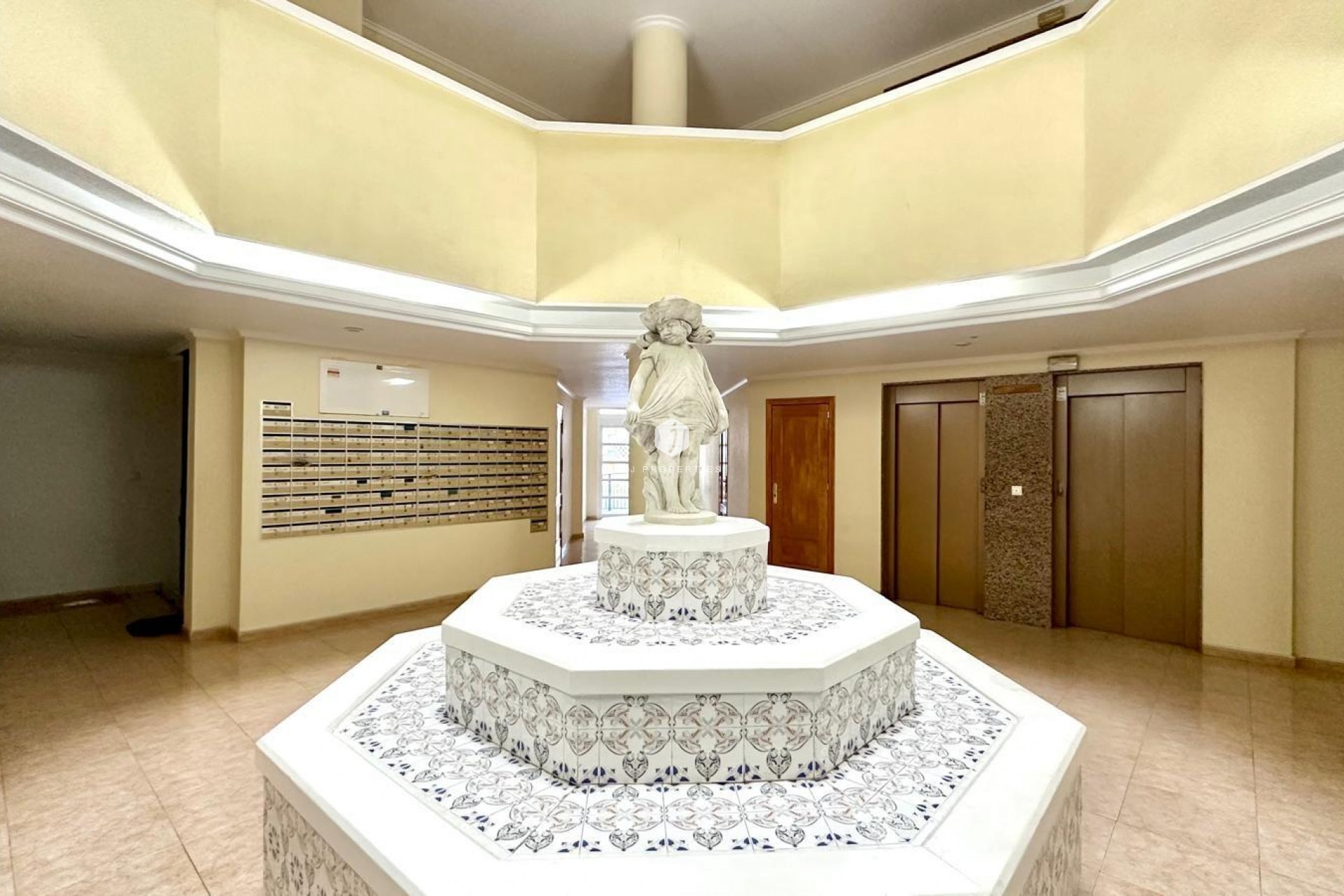 Aus zweiter Hand - Penthouse -
Torrevieja - Centro