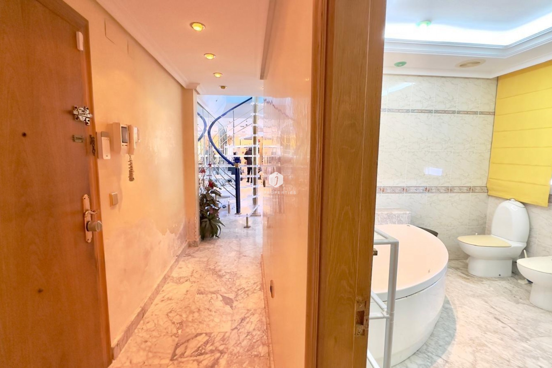 Aus zweiter Hand - Penthouse -
Torrevieja - Centro