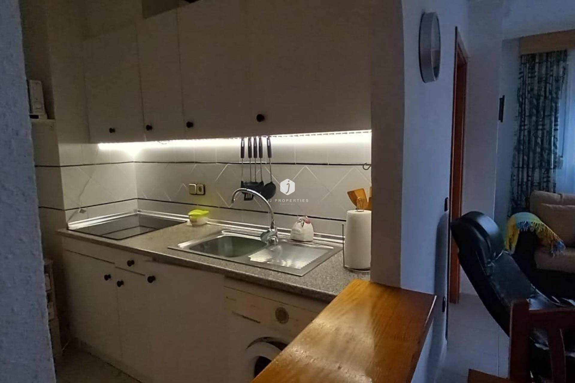 Aus zweiter Hand - Penthouse -
Torrevieja - El Acequión - Los Náufragos