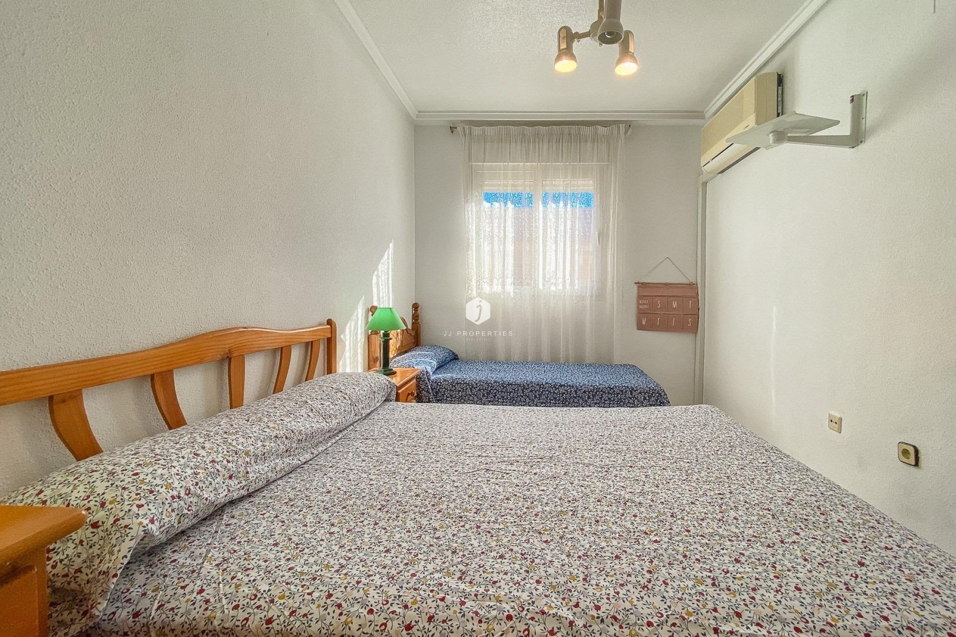 Aus zweiter Hand - Penthouse -
Torrevieja - El Acequión - Los Náufragos