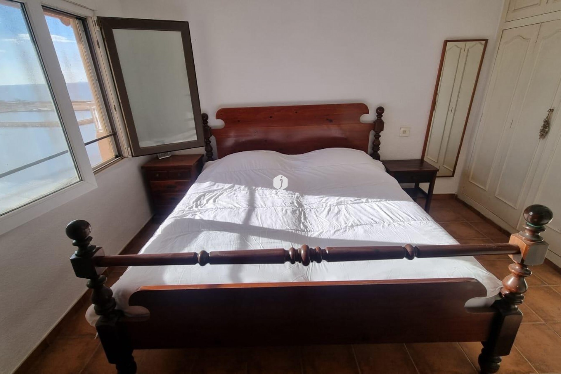 Aus zweiter Hand - Penthouse -
Torrevieja - El Acequión - Los Náufragos