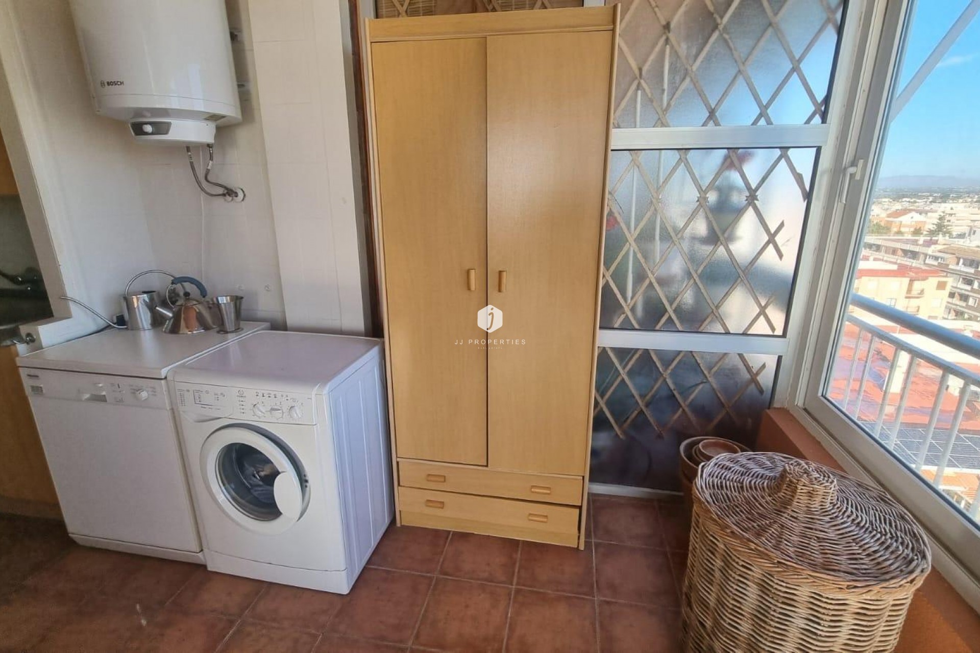 Aus zweiter Hand - Penthouse -
Torrevieja - El Acequión - Los Náufragos