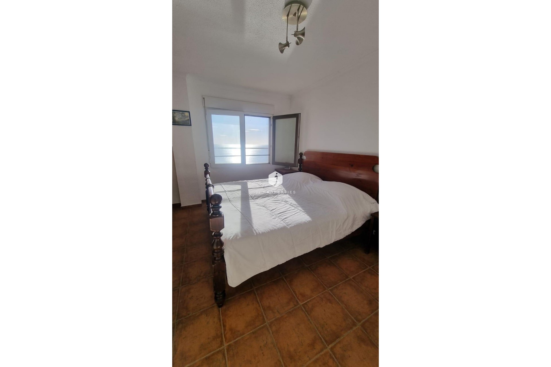 Aus zweiter Hand - Penthouse -
Torrevieja - El Acequión - Los Náufragos