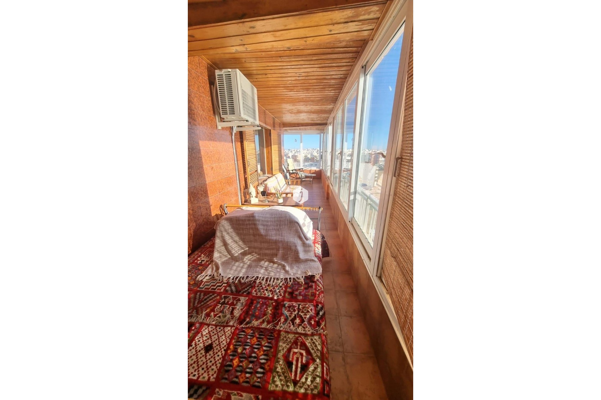 Aus zweiter Hand - Penthouse -
Torrevieja - El Acequión - Los Náufragos