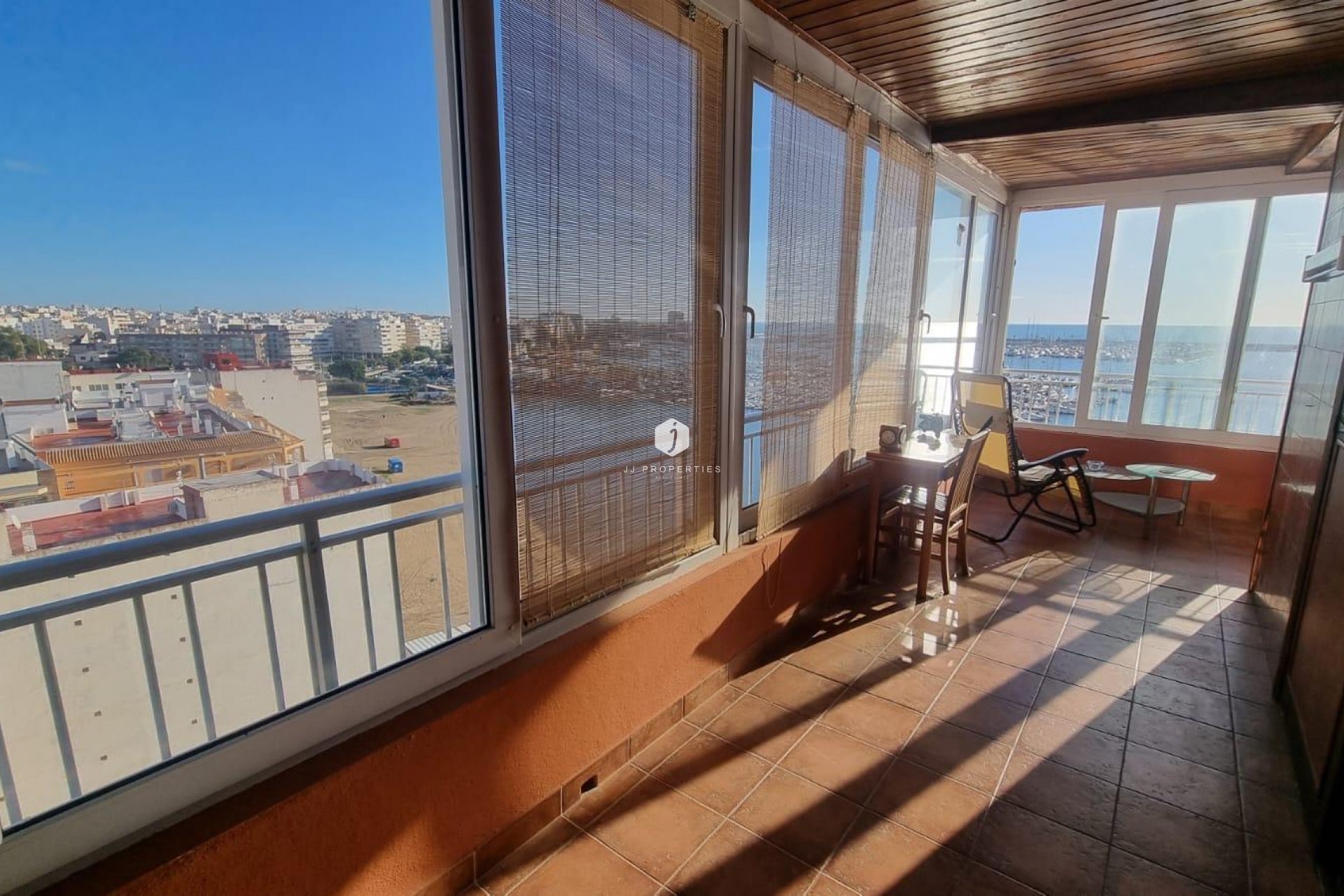 Aus zweiter Hand - Penthouse -
Torrevieja - El Acequión - Los Náufragos