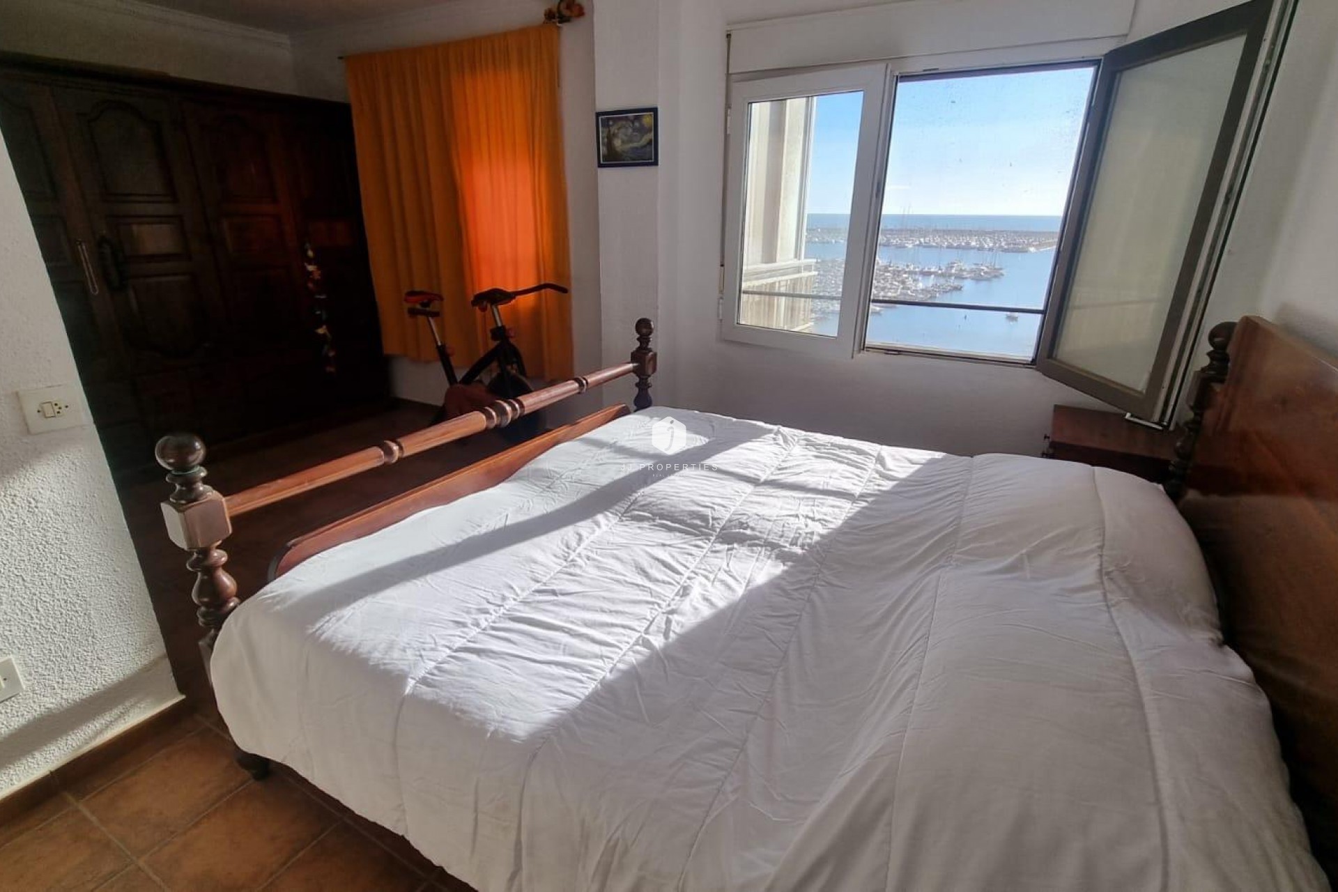 Aus zweiter Hand - Penthouse -
Torrevieja - El Acequión - Los Náufragos