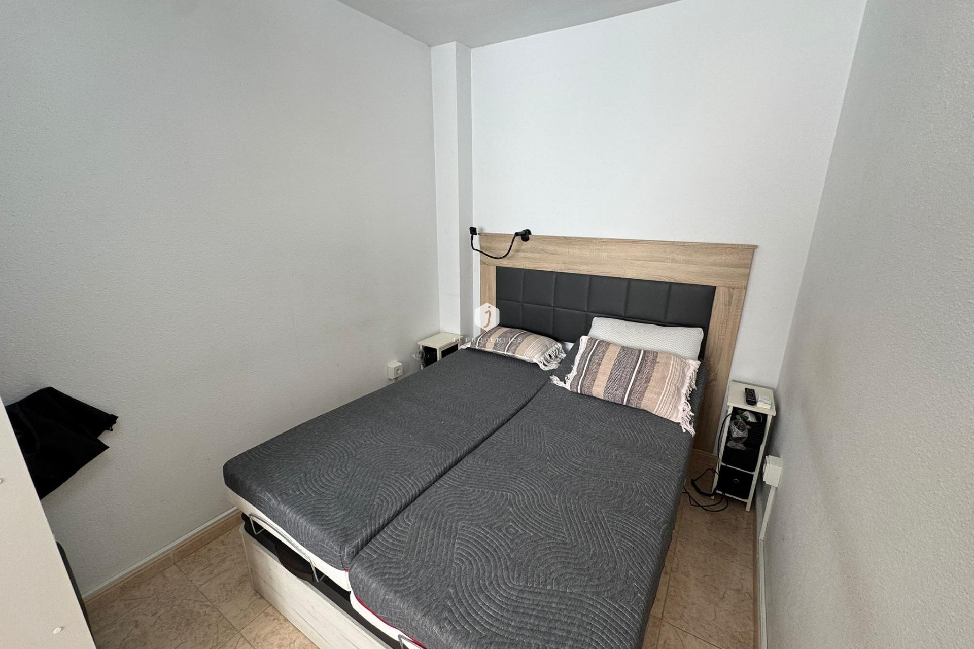 Aus zweiter Hand - Penthouse -
Torrevieja - Estacion de autobuses