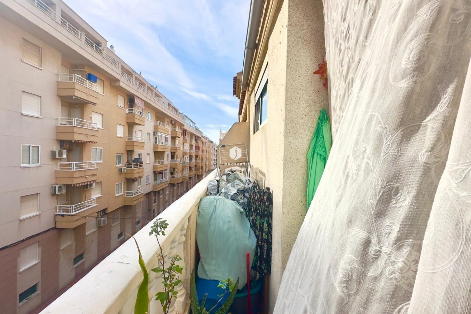 Aus zweiter Hand - Penthouse -
Torrevieja - Estacion de autobuses