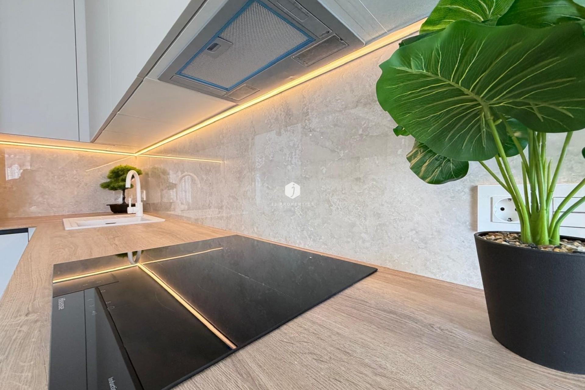 Aus zweiter Hand - Penthouse -
Torrevieja - Estacion de autobuses