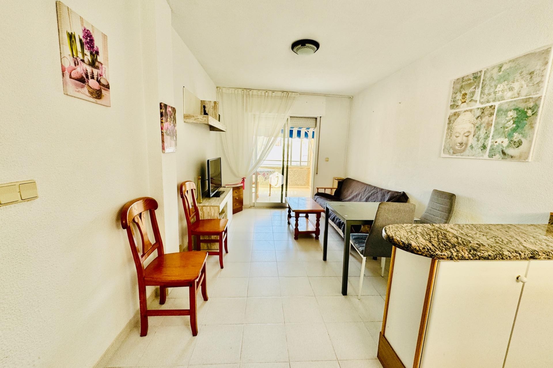 Aus zweiter Hand - Penthouse -
Torrevieja - Estacion de autobuses