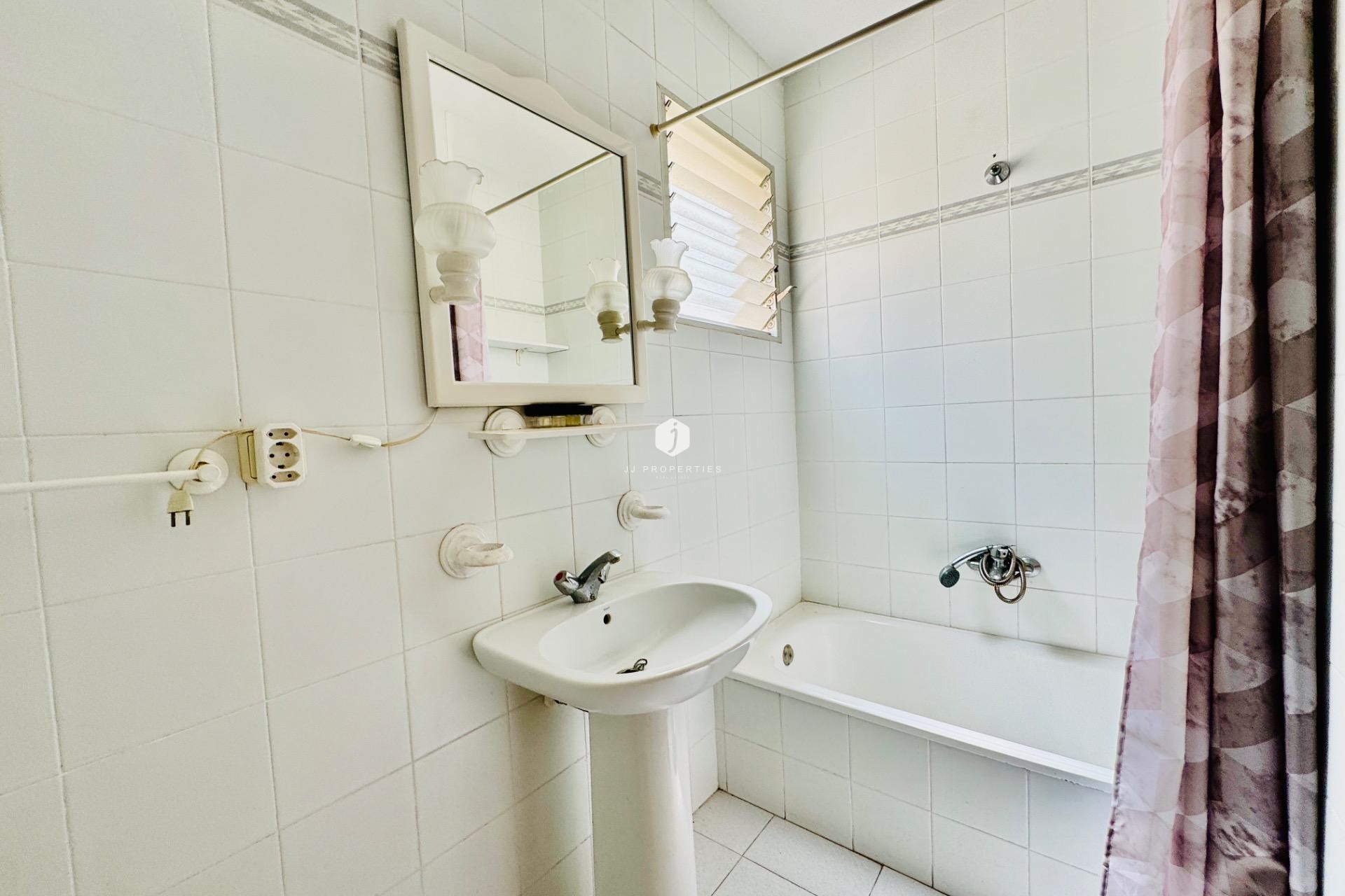 Aus zweiter Hand - Penthouse -
Torrevieja - Estacion de autobuses