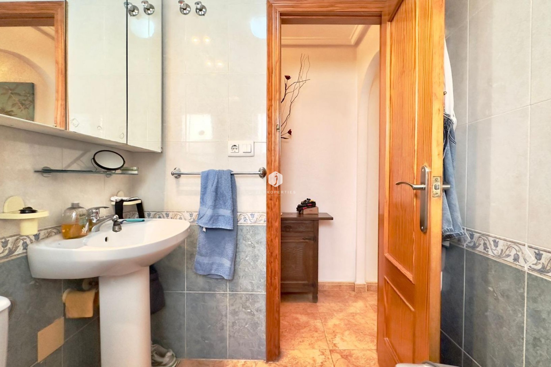 Aus zweiter Hand - Penthouse -
Torrevieja - PARQUE DE LAS NACIONES