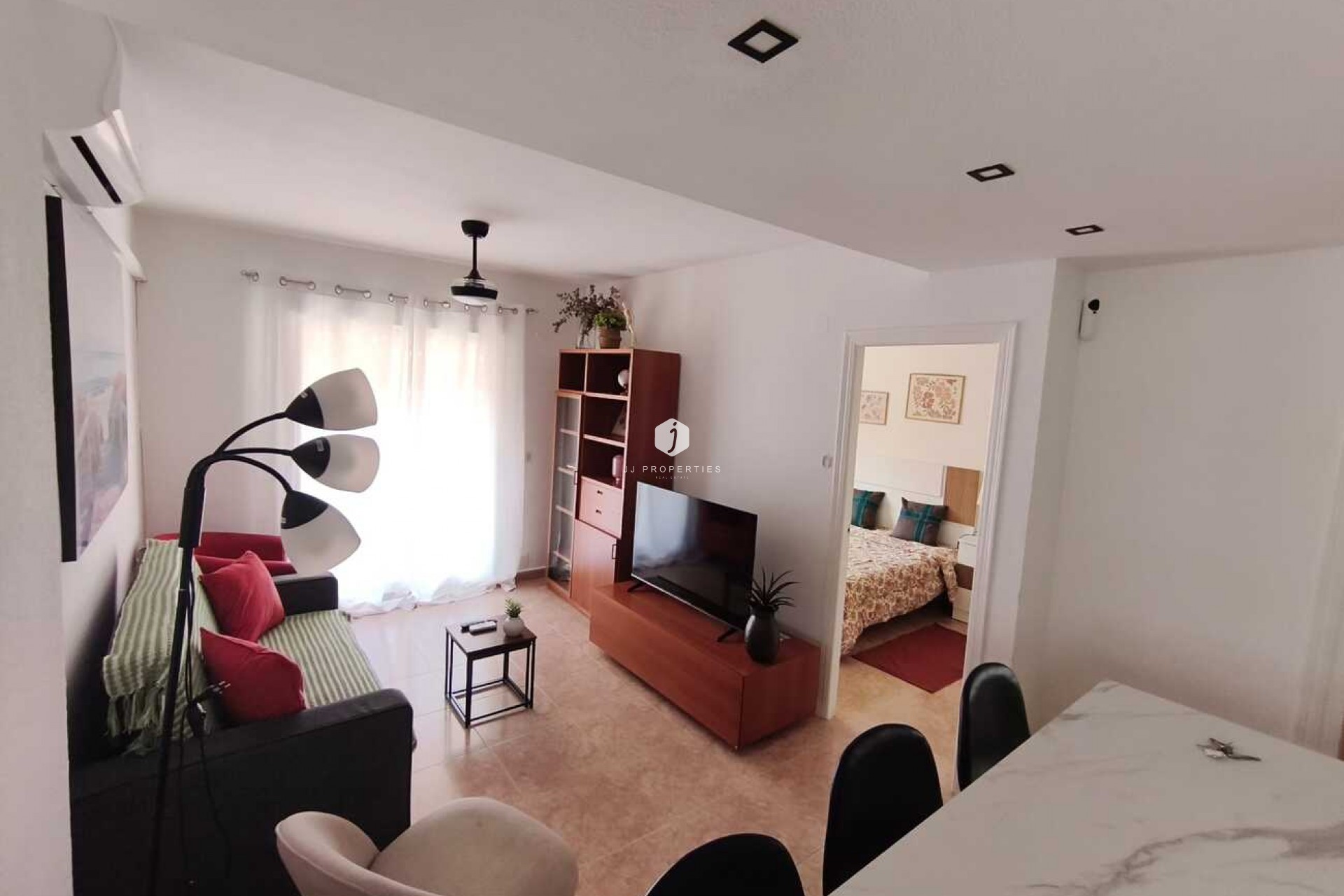 Aus zweiter Hand - Penthouse -
Torrevieja - PARQUE DE LAS NACIONES