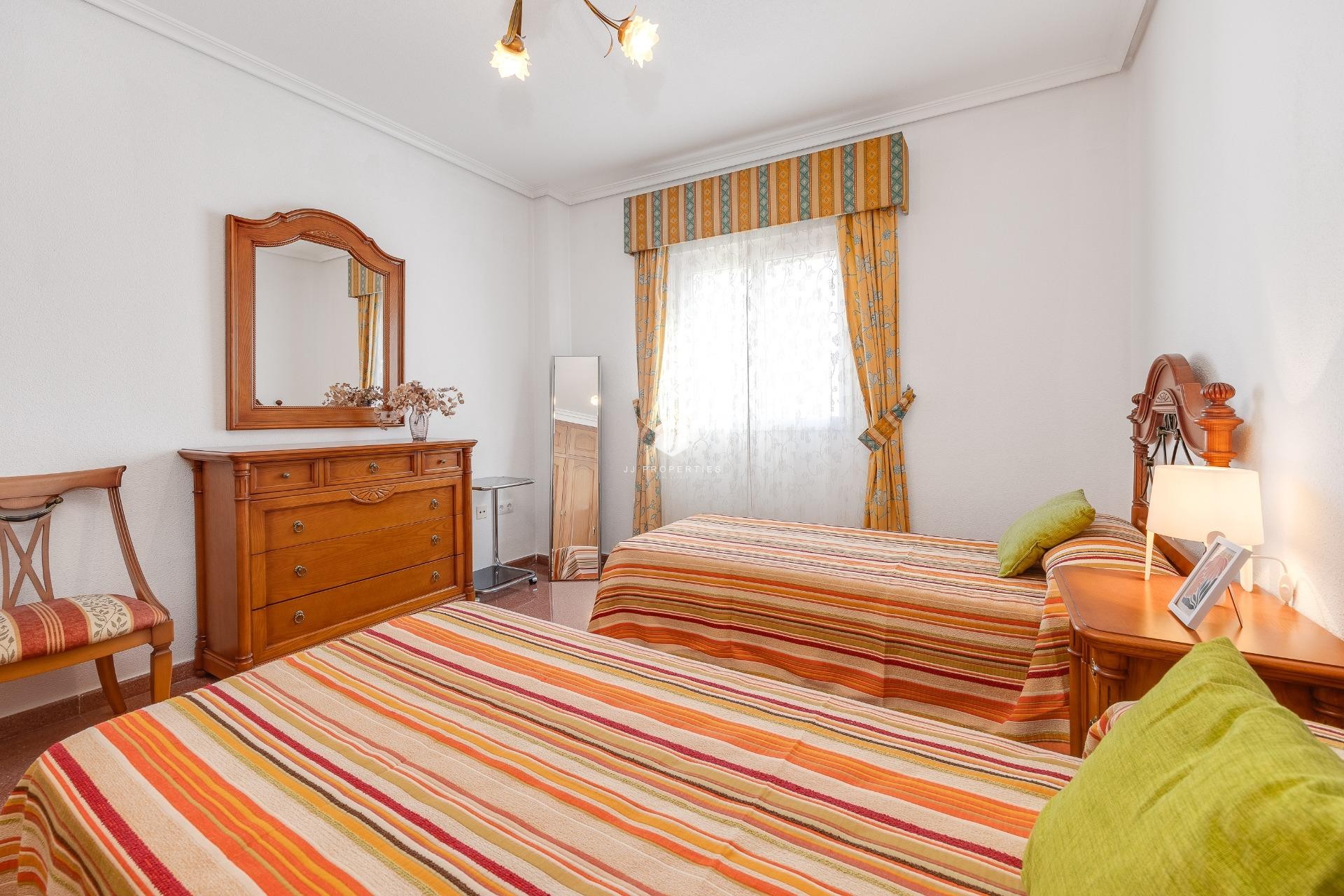 Aus zweiter Hand - Penthouse -
Torrevieja - Paseo maritimo