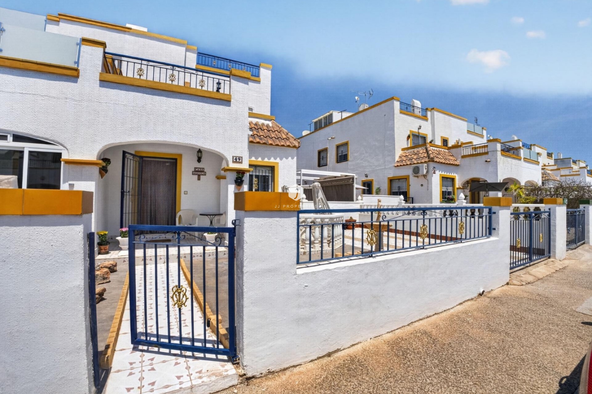 Aus zweiter Hand - Stadthaus -
Torrevieja - Carrefour