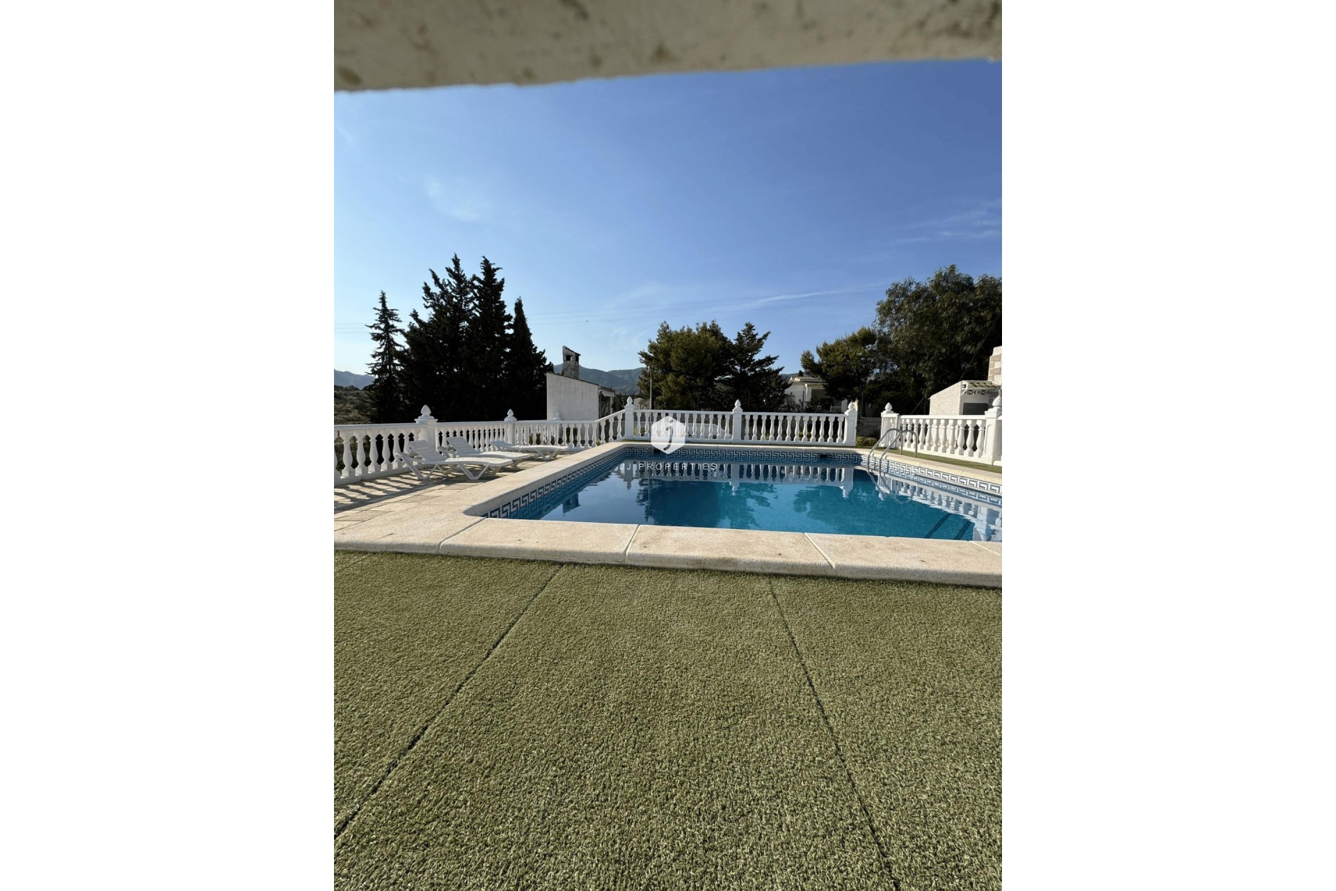 Aus zweiter Hand - Villa -
Albatera - Partida Lomas