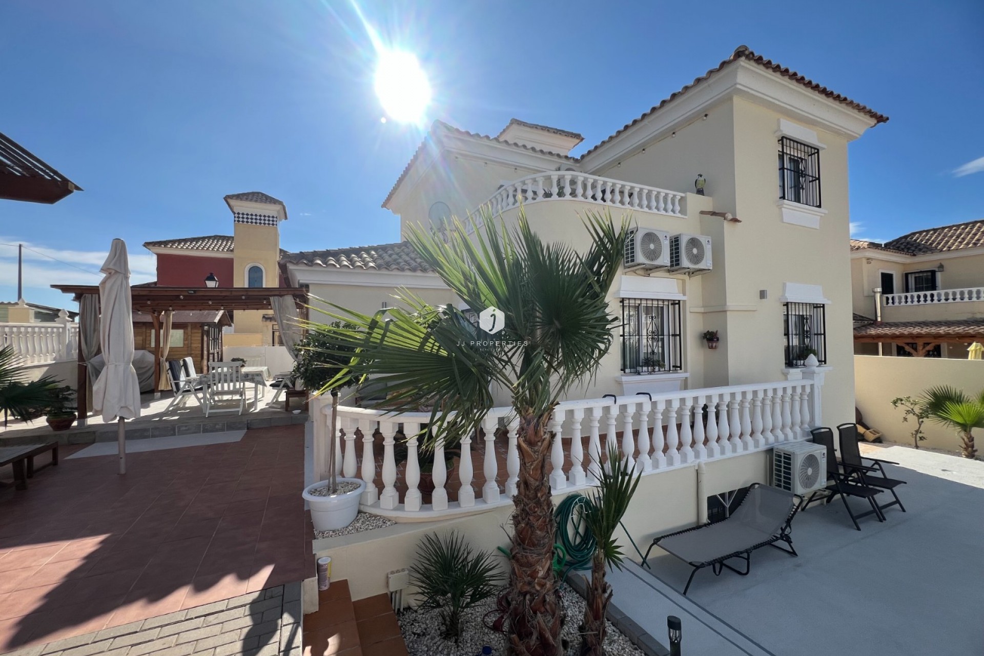 Aus zweiter Hand - Villa -
Algorfa - Inland