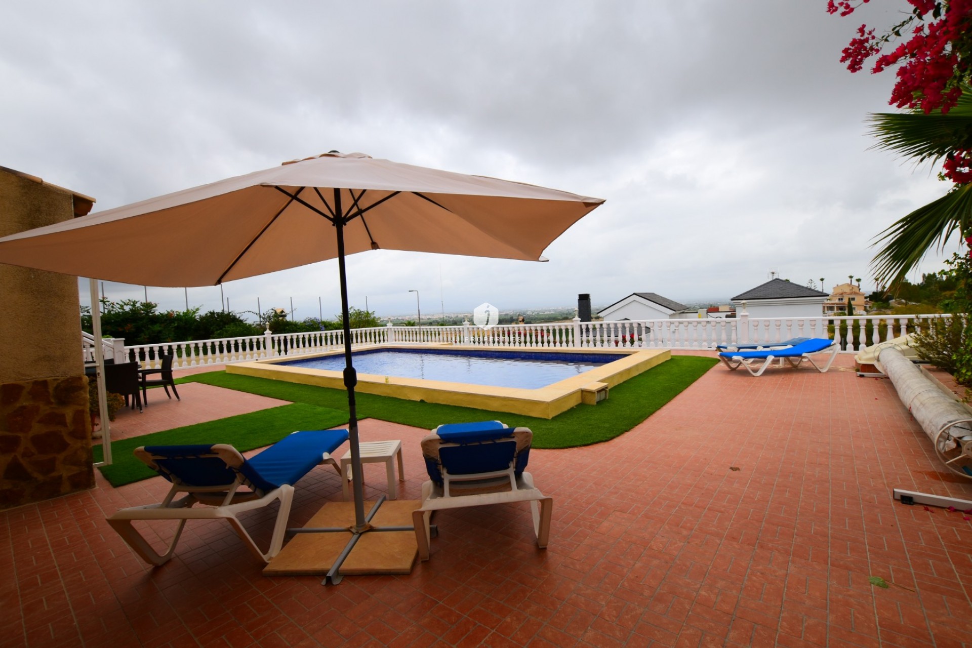 Aus zweiter Hand - Villa -
Algorfa - Inland