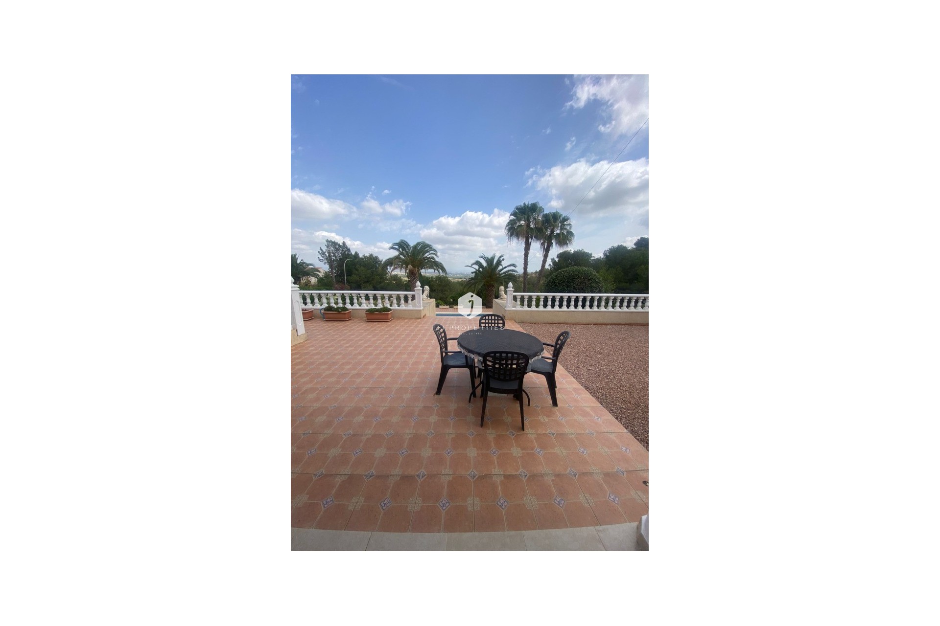 Aus zweiter Hand - Villa -
Algorfa - Inland