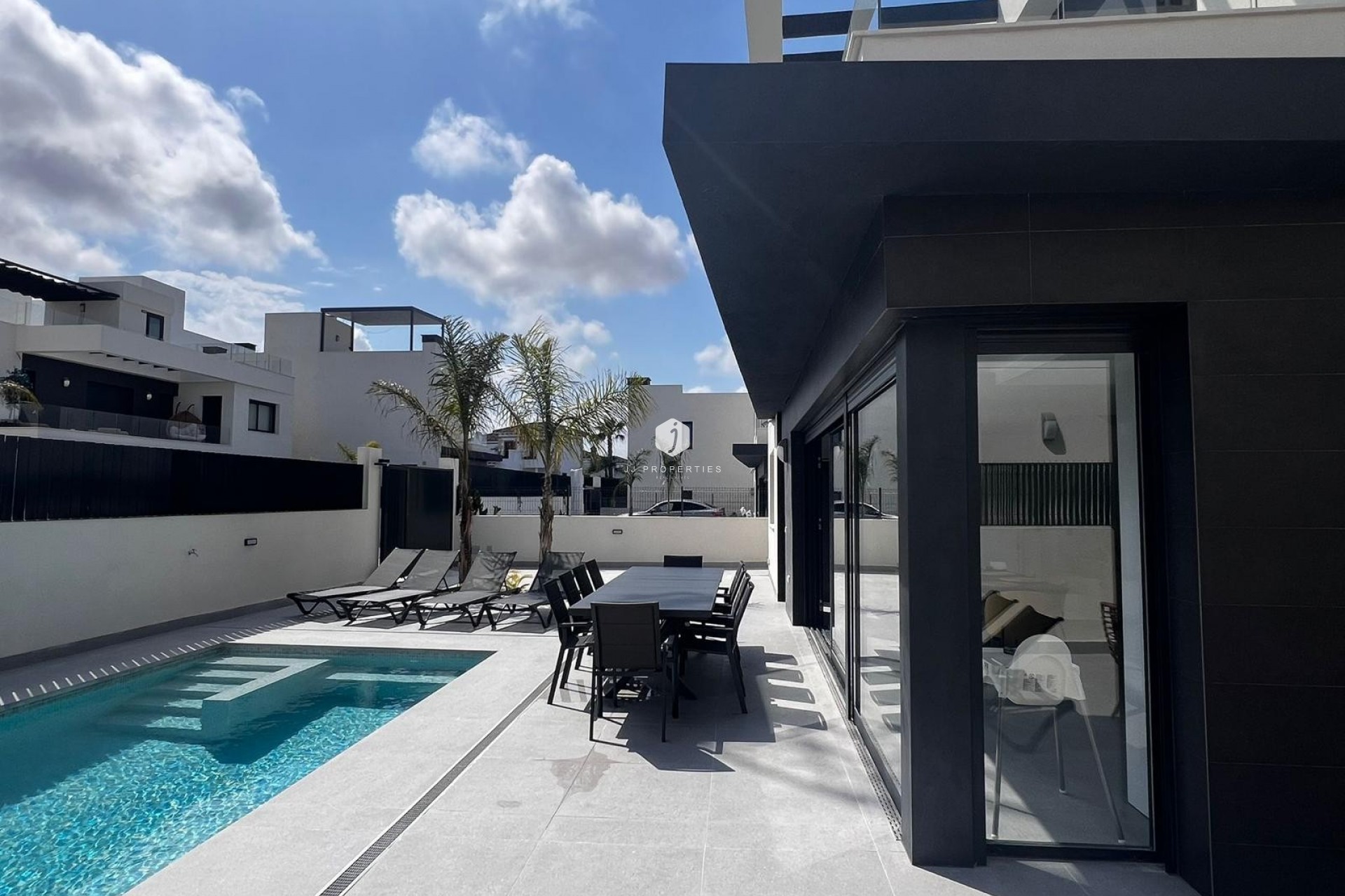 Aus zweiter Hand - Villa -
Algorfa - Inland