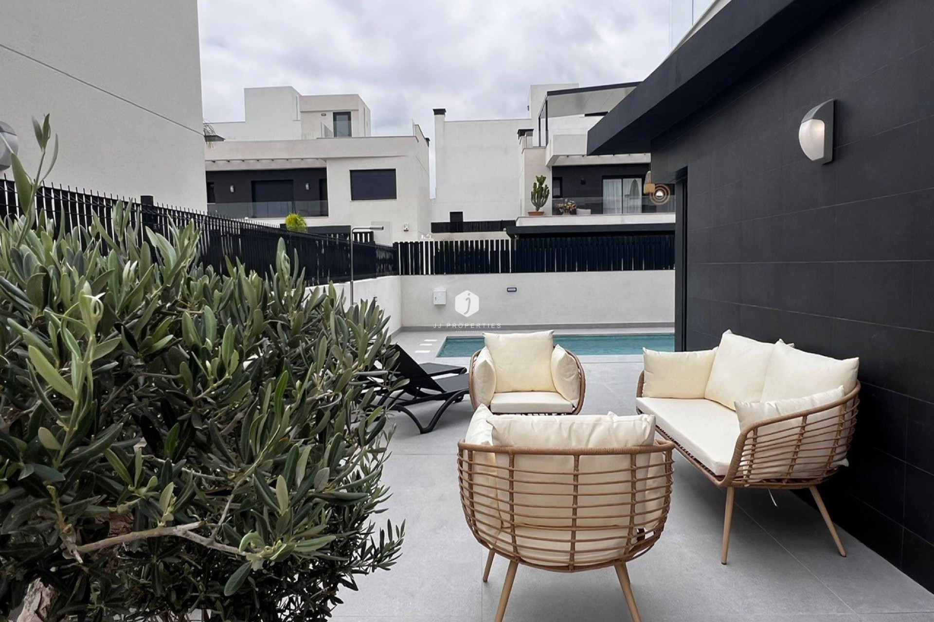 Aus zweiter Hand - Villa -
Algorfa - Inland