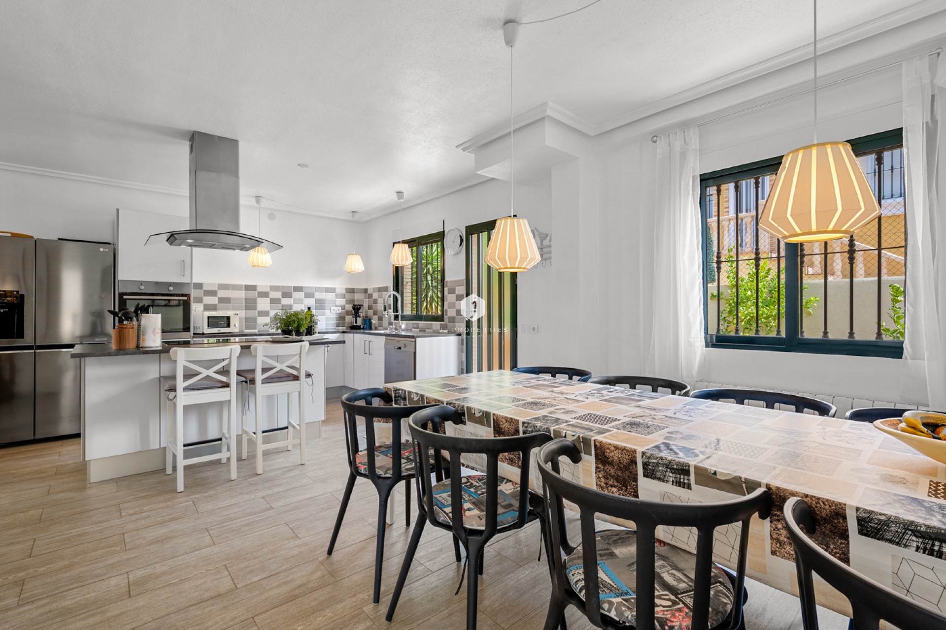 Aus zweiter Hand - Villa -
Algorfa - Inland