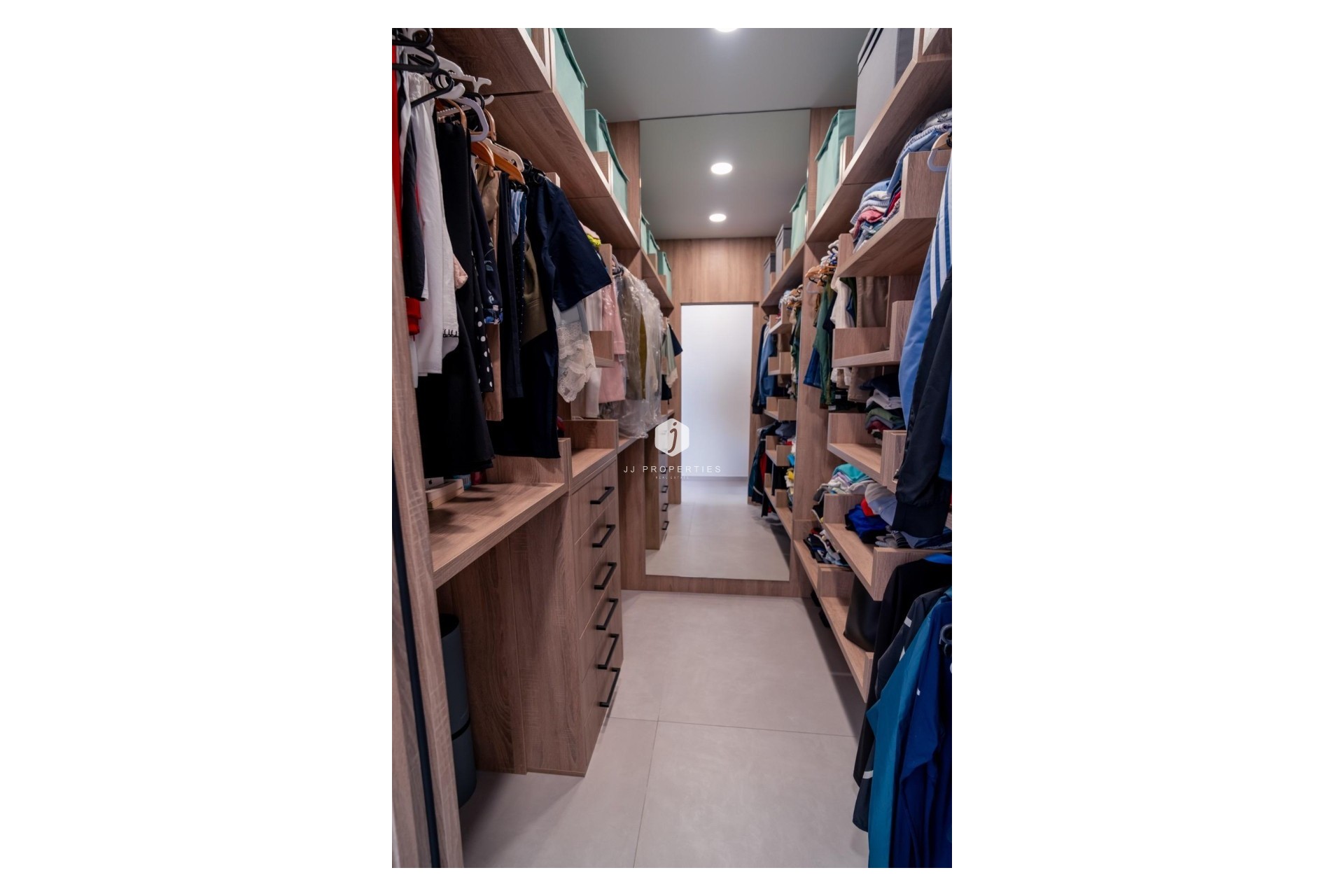 Aus zweiter Hand - Villa -
Algorfa - Inland