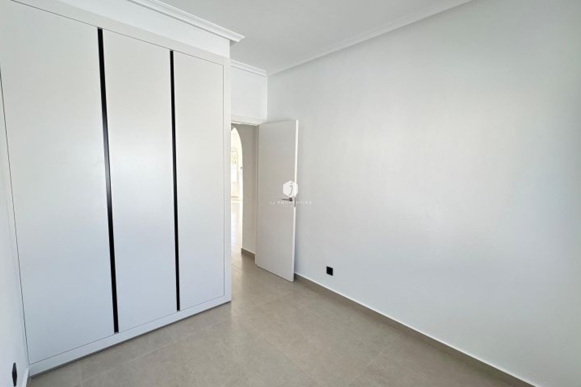 Aus zweiter Hand - Villa -
Algorfa - Inland