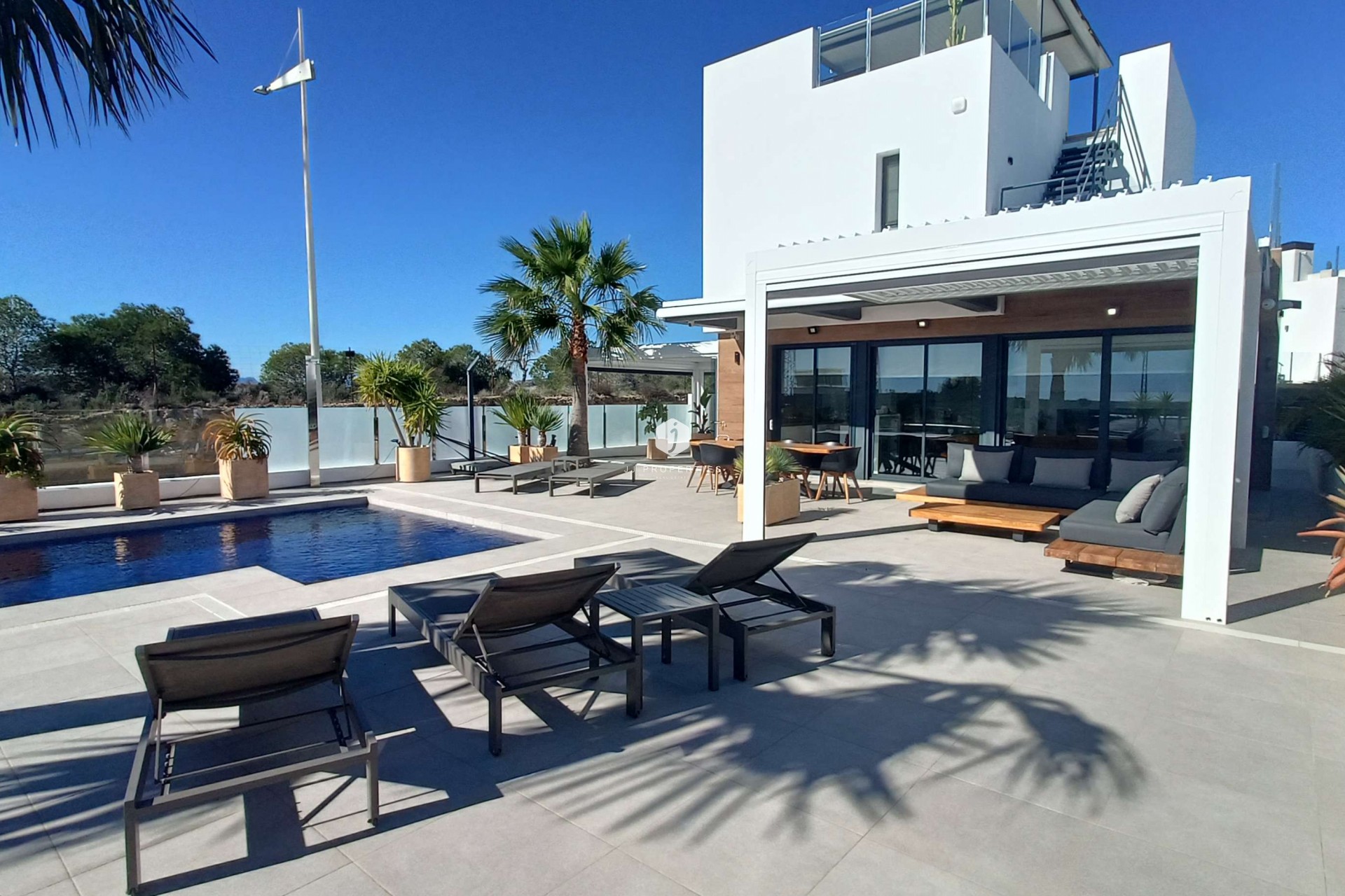 Aus zweiter Hand - Villa -
Algorfa - Inland