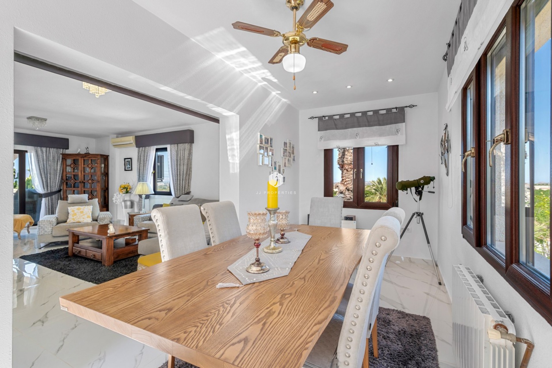 Aus zweiter Hand - Villa -
Almoradí - Inland