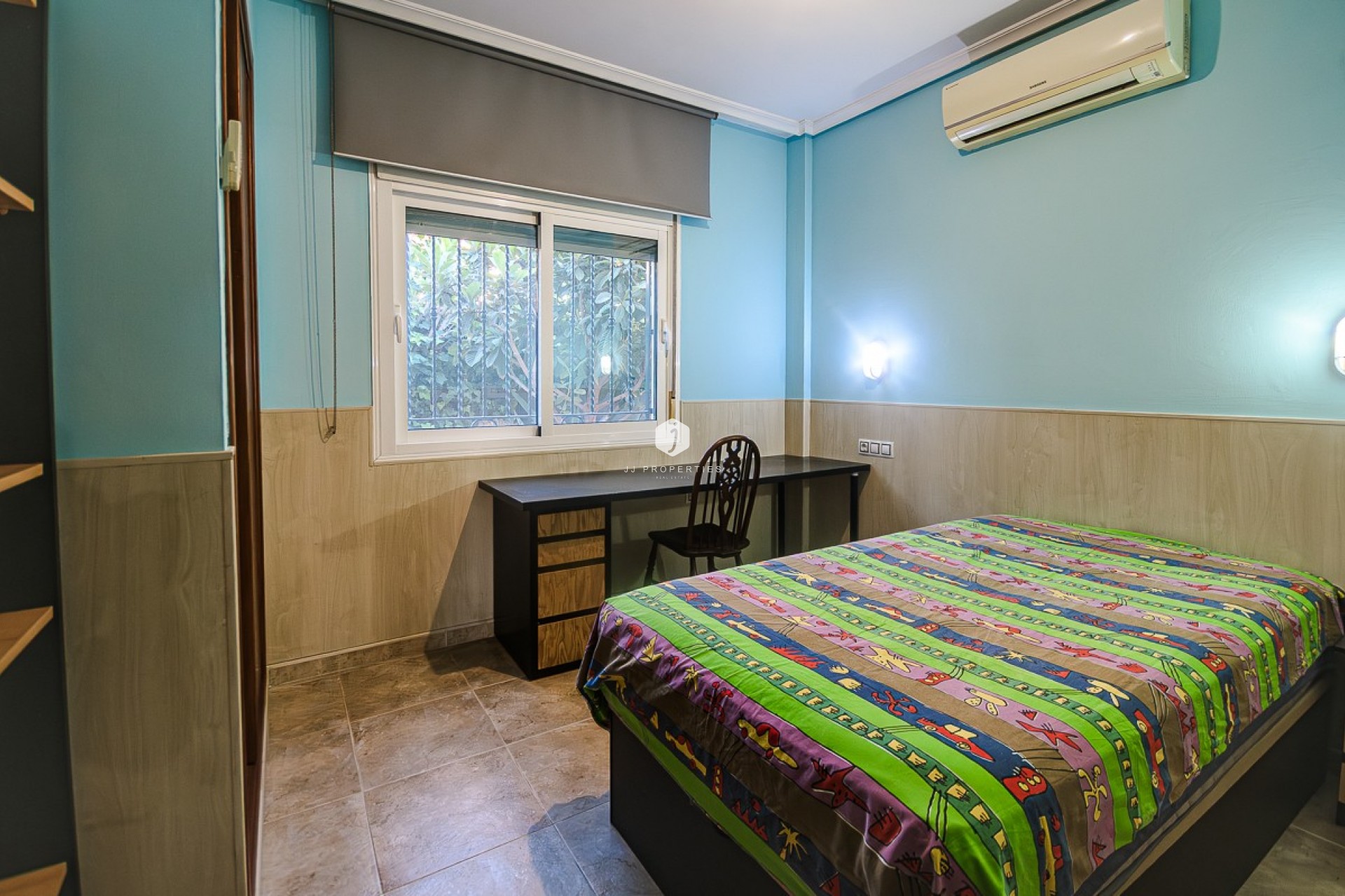 Aus zweiter Hand - Villa -
Benferri - Inland